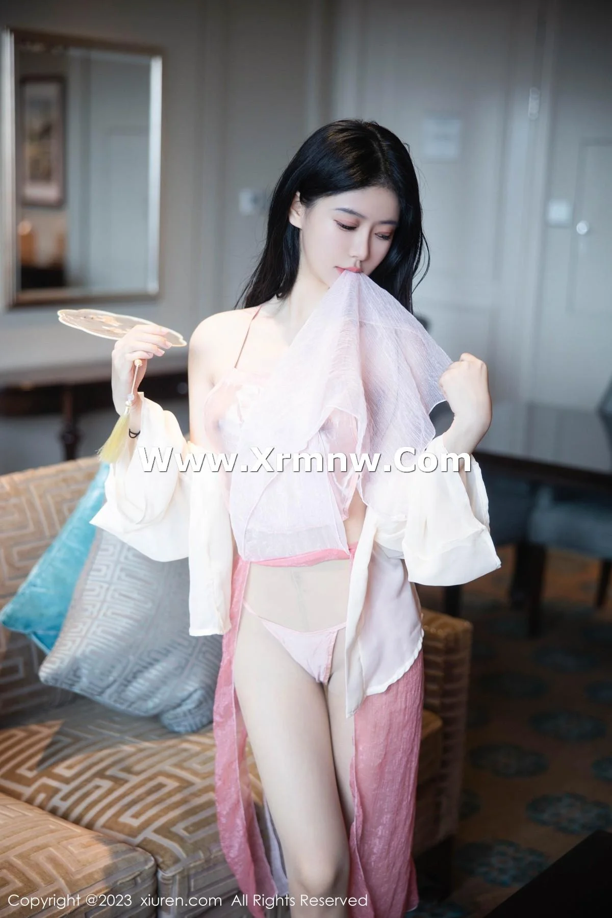 幼幼性感粉色古装服饰配超薄无内肉丝秀惹火身材绝美写真 第 10 张