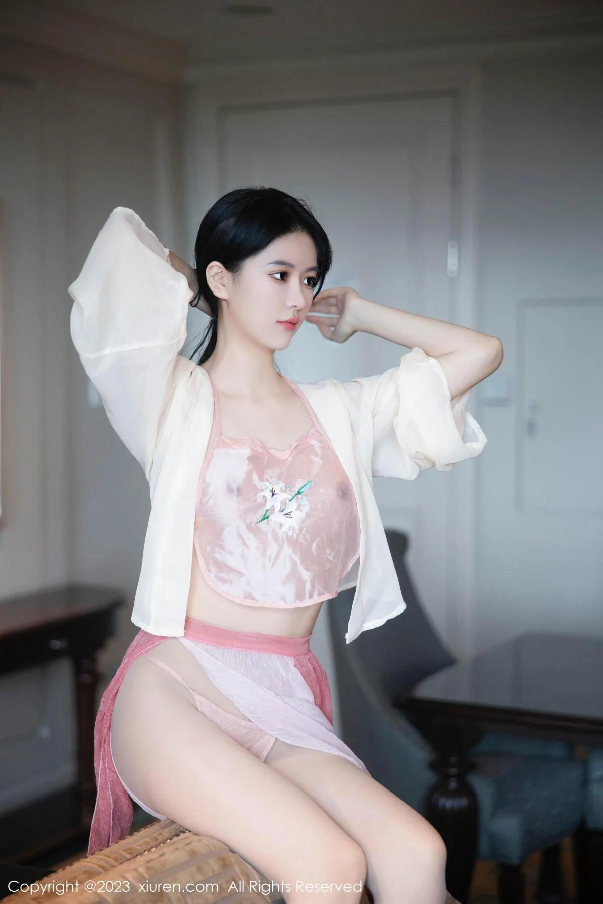 幼幼性感粉色古装服饰配超薄无内肉丝秀惹火身材绝美写真 第 15 张