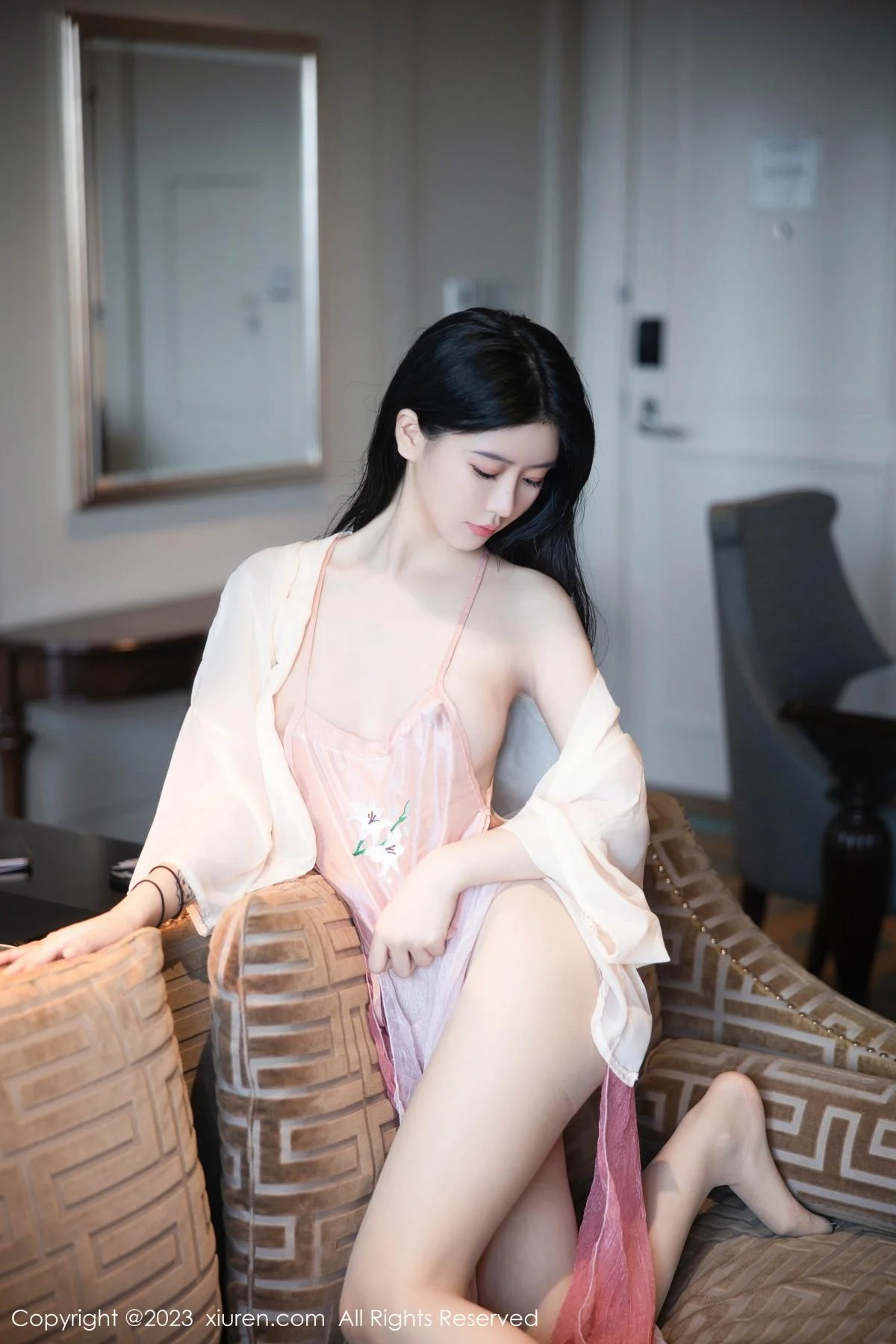 幼幼性感粉色古装服饰配超薄无内肉丝秀惹火身材绝美写真 第 26 张