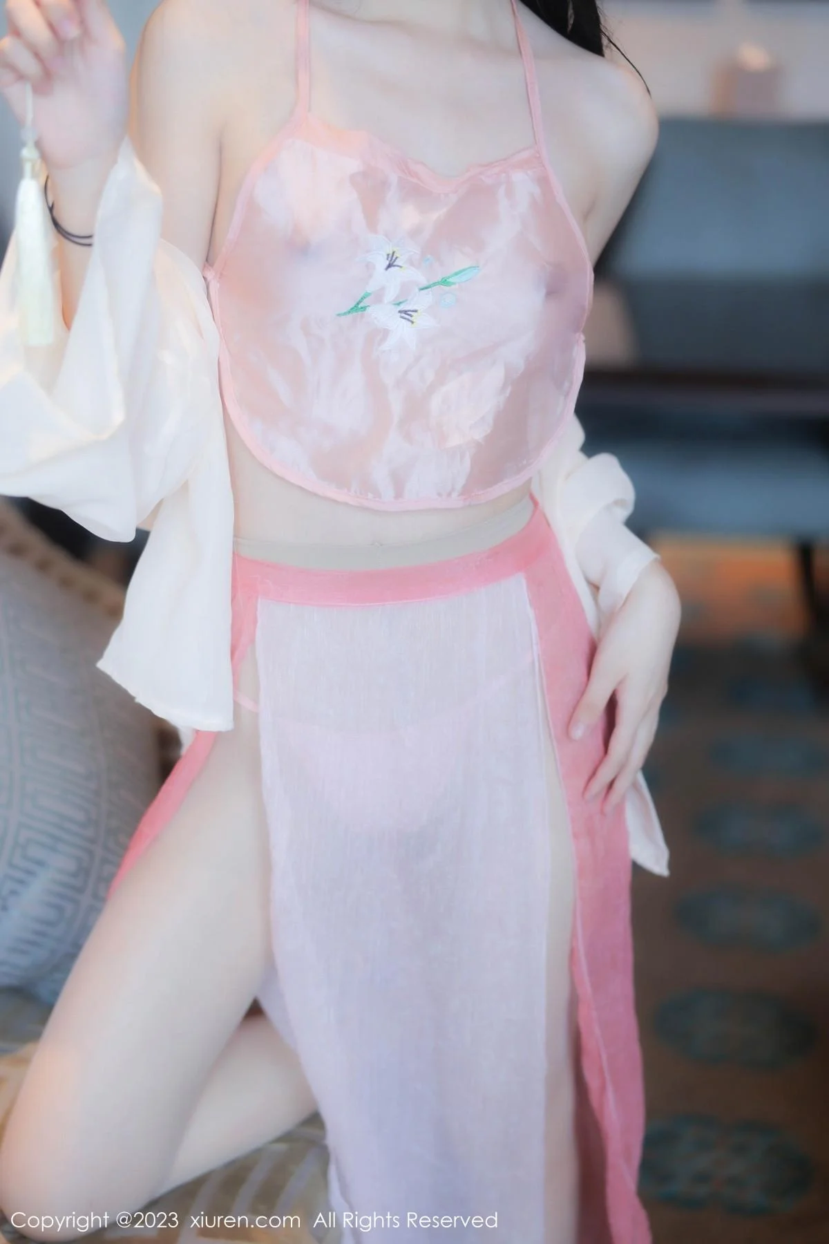 幼幼性感粉色古装服饰配超薄无内肉丝秀惹火身材绝美写真 第 9 张