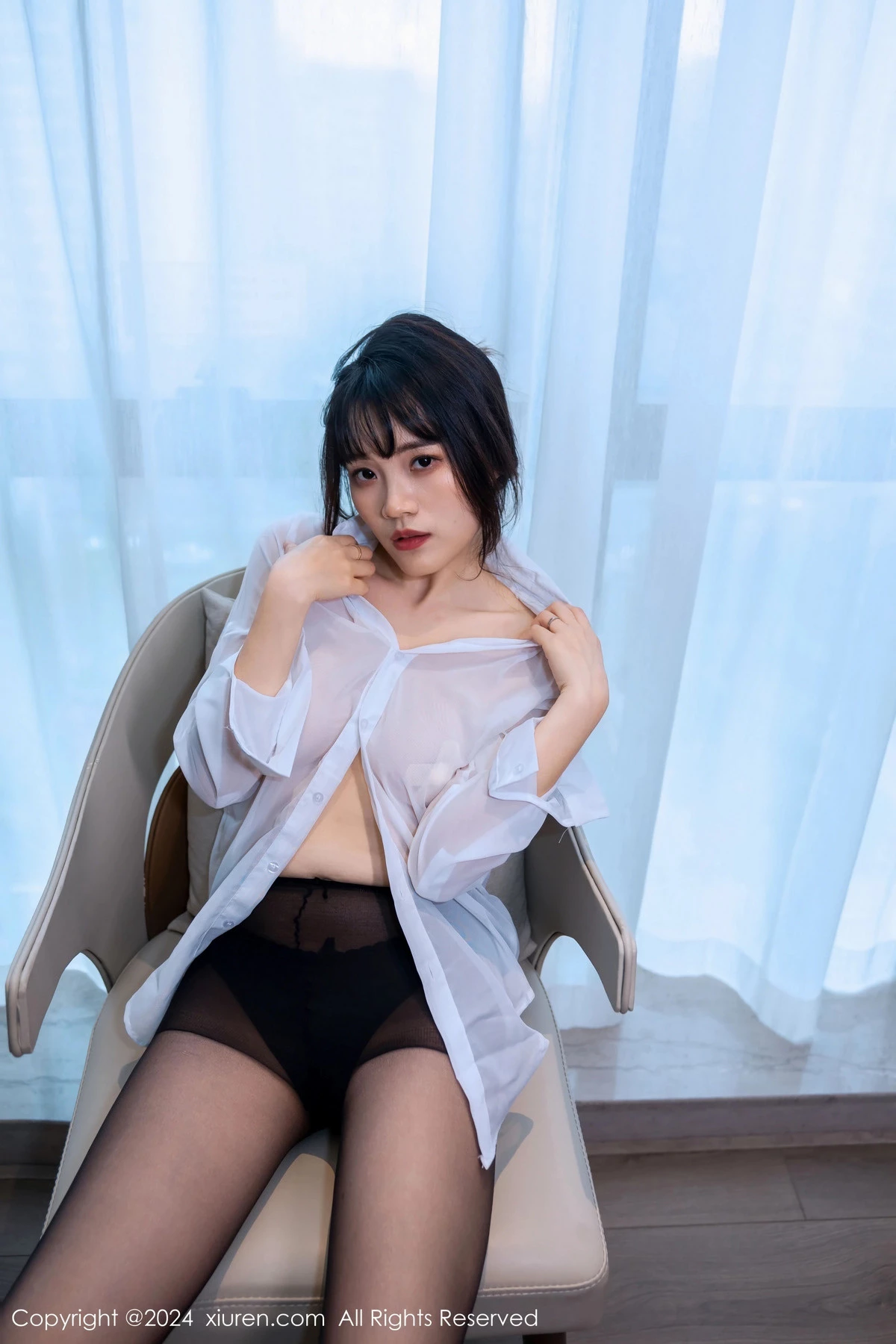 唐安诺白色薄纱上衣配超薄黑丝秀曼妙身姿迷人绝美写真 第 27 张