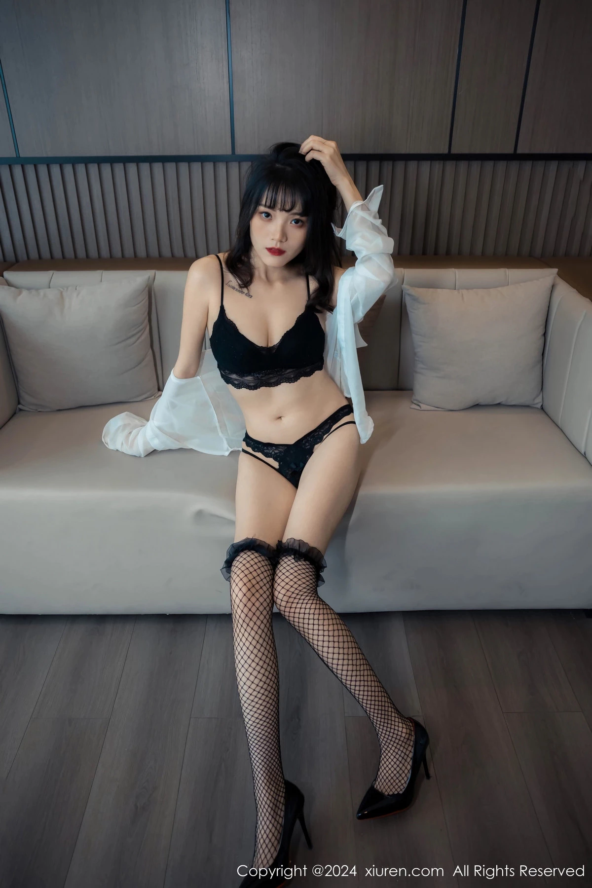 唐安诺白色薄纱上衣配超薄黑丝秀曼妙身姿迷人绝美写真 第 67 张
