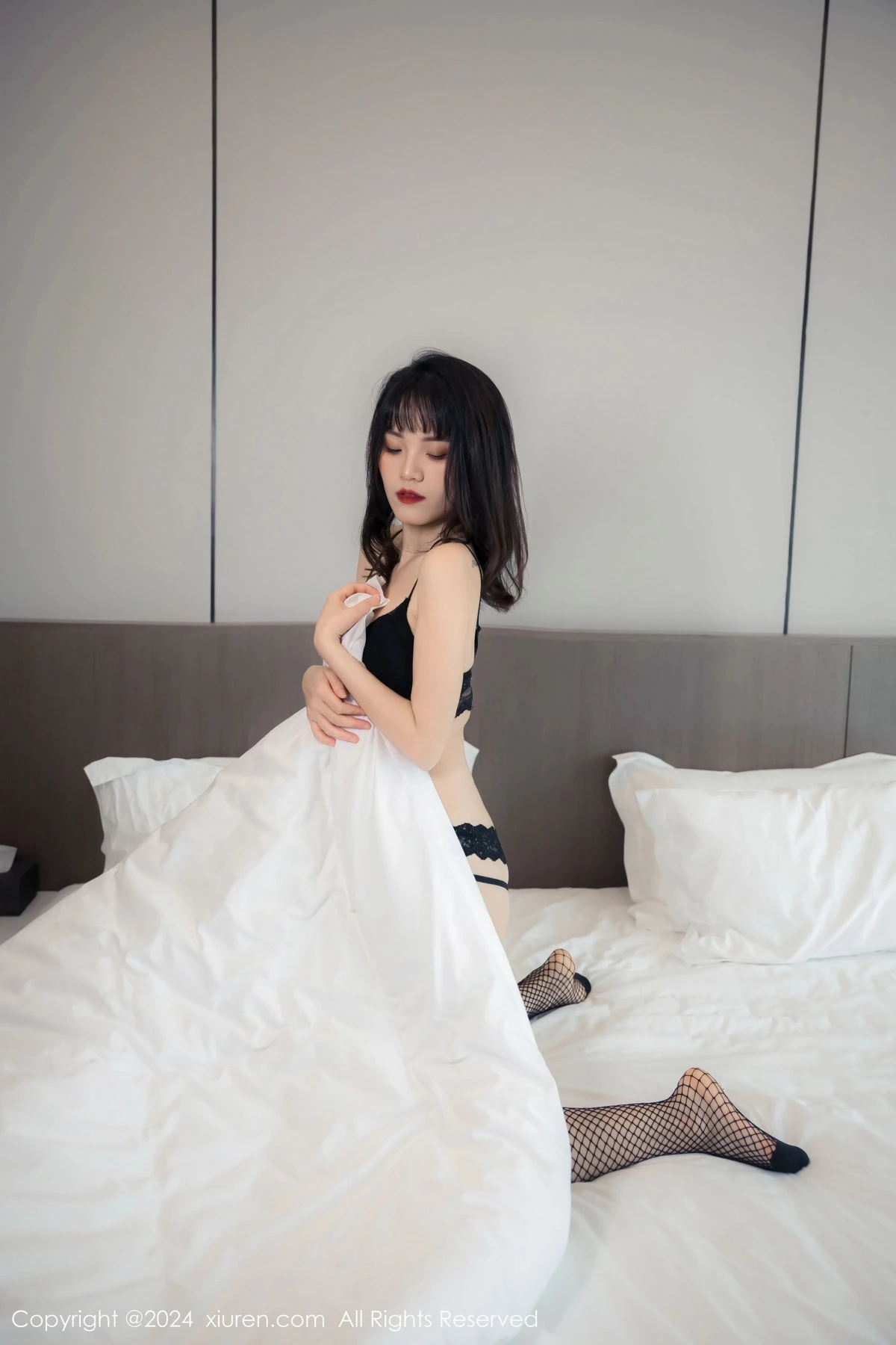 唐安诺白色薄纱上衣配超薄黑丝秀曼妙身姿迷人绝美写真 第 9 张