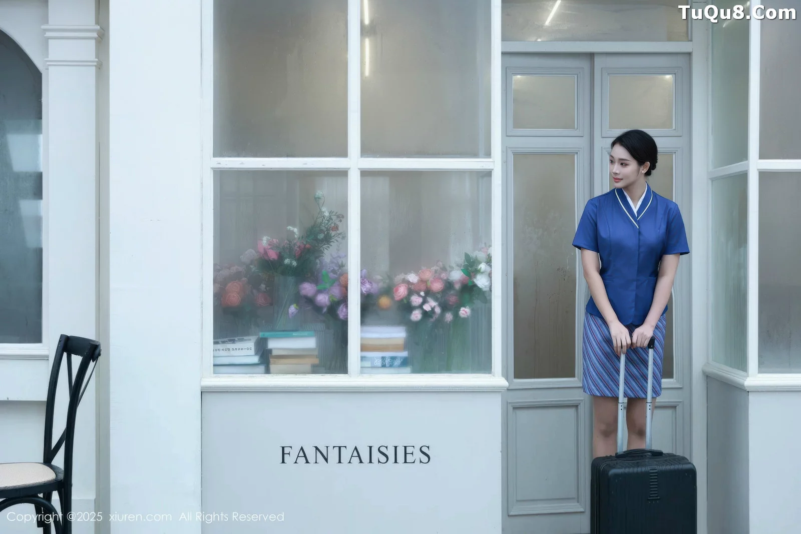 南乔性感蓝色空姐制服配肉色丝袜秀完美身材迷人绝美写真 第 1 张