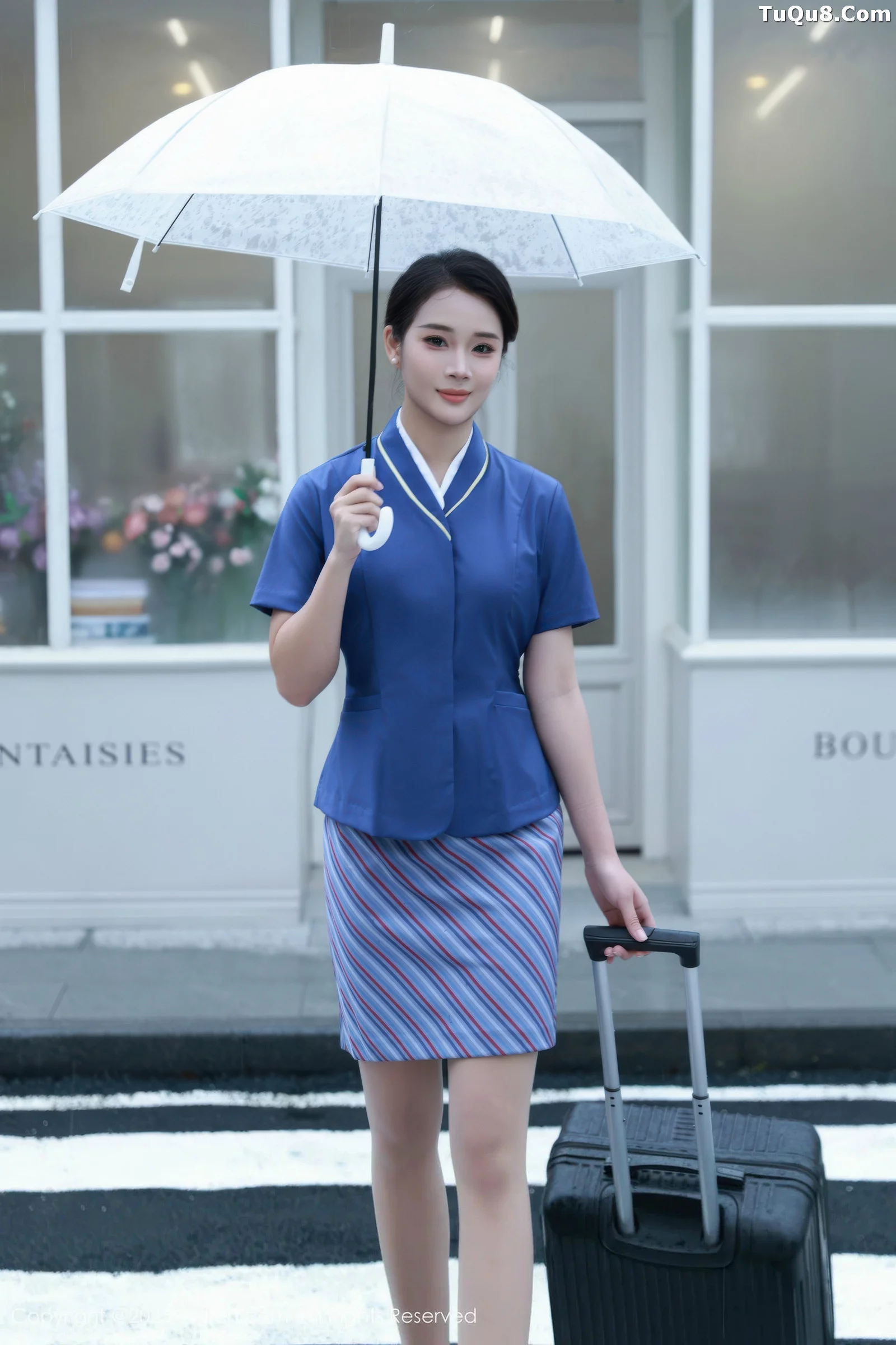 南乔性感蓝色空姐制服配肉色丝袜秀完美身材迷人绝美写真 第 10 张