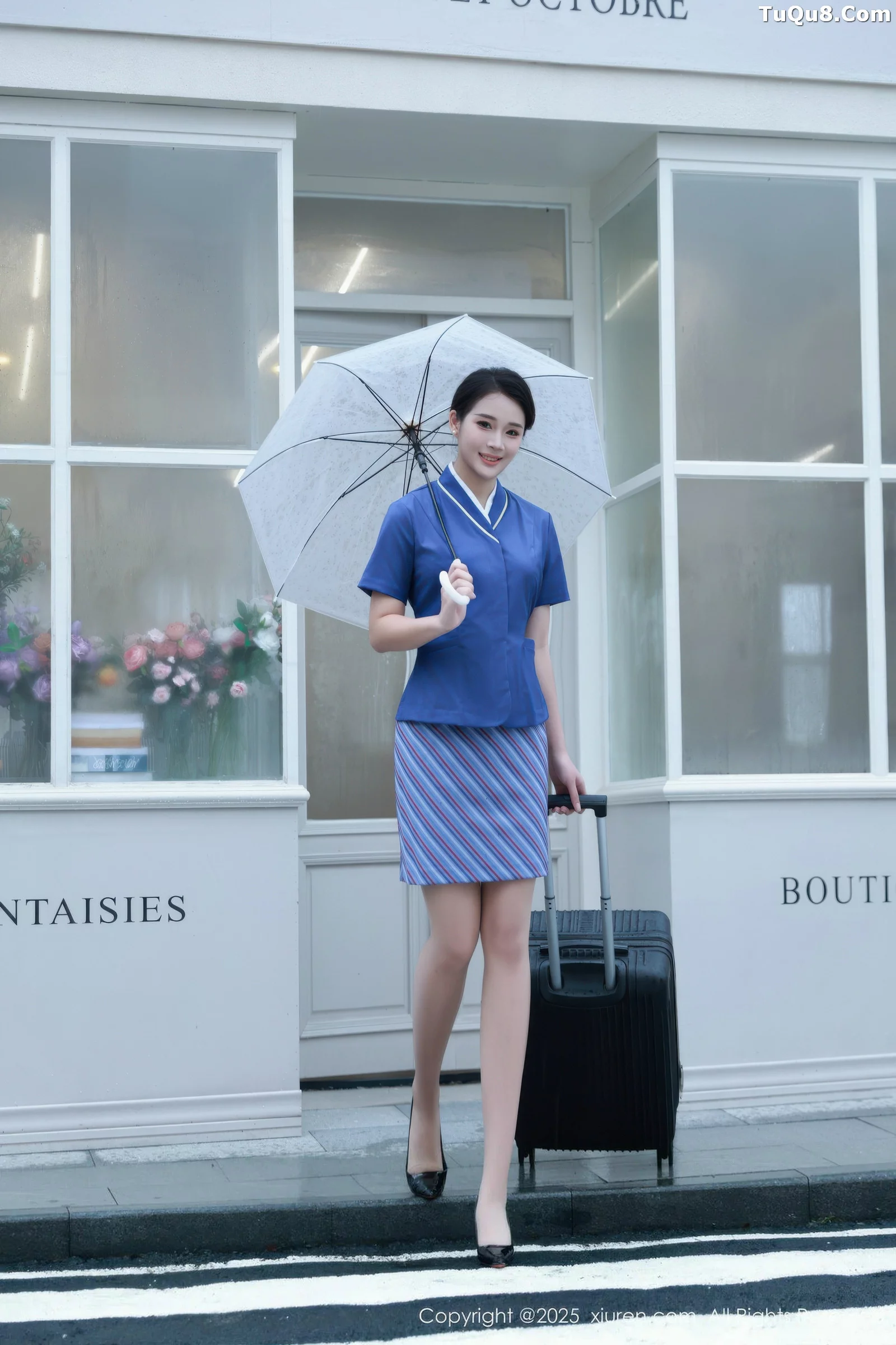 南乔性感蓝色空姐制服配肉色丝袜秀完美身材迷人绝美写真 第 8 张