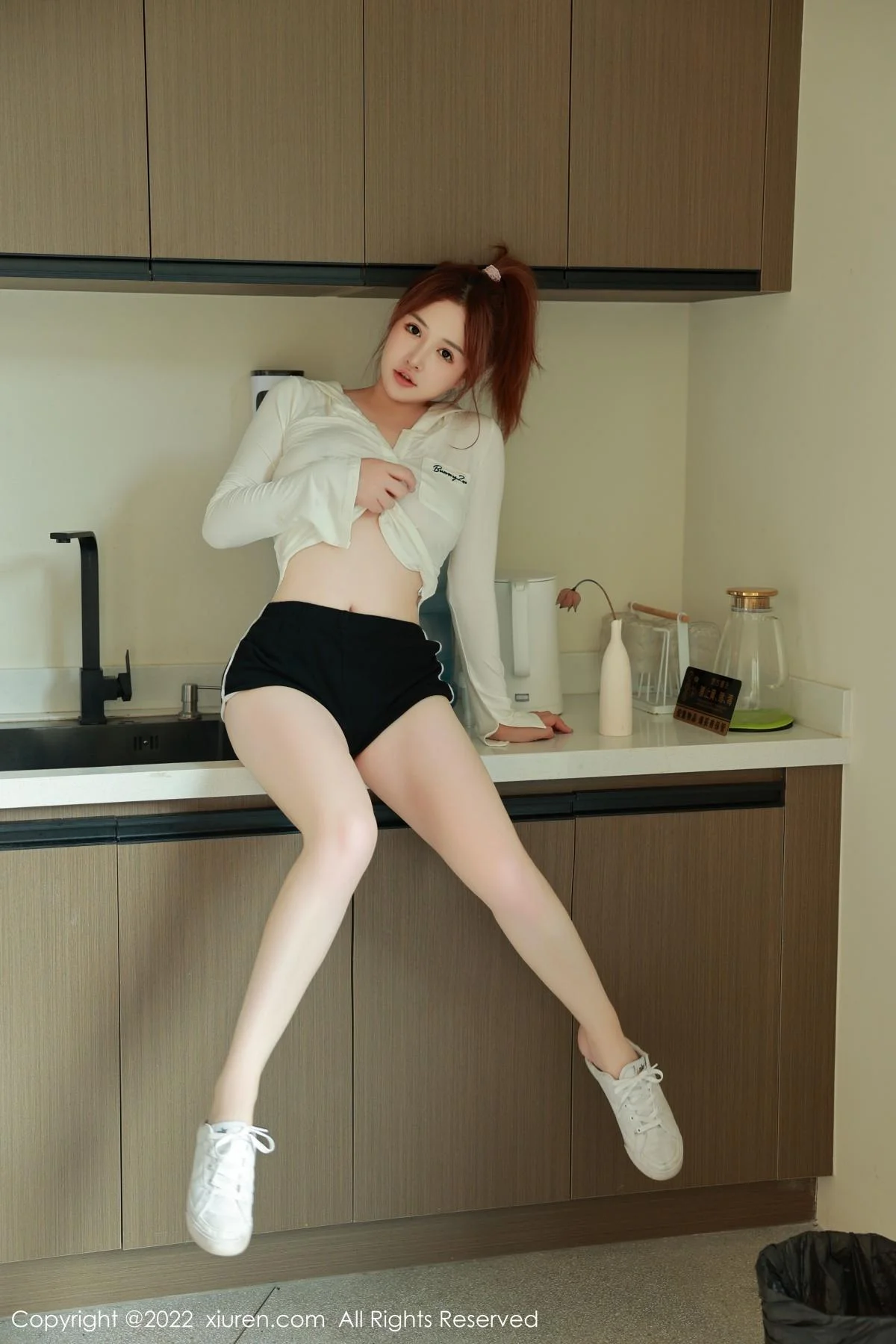 养乐多DoDo性感白T恤配黑色内衣半脱秀完美身材绝美写真 第 47 张