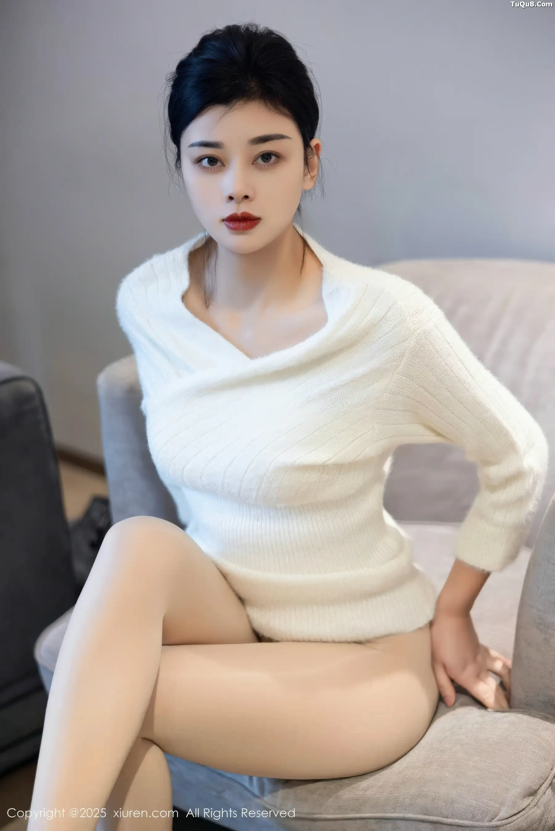 徐清妍性感白色毛衣露黑色内衣配超薄肉丝秀曼妙身姿绝美写真 第 29 张