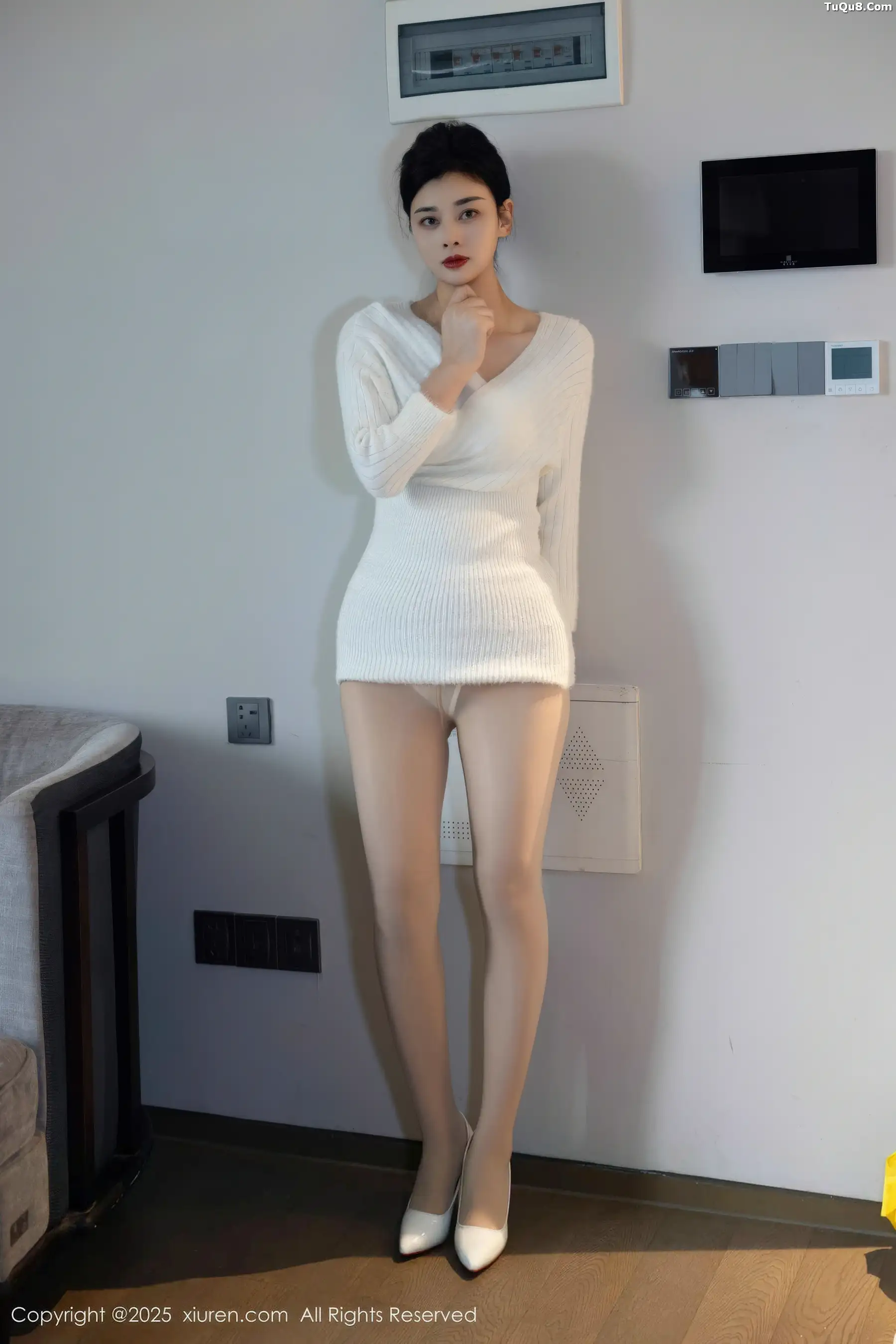 徐清妍性感白色毛衣露黑色内衣配超薄肉丝秀曼妙身姿绝美写真 第 50 张