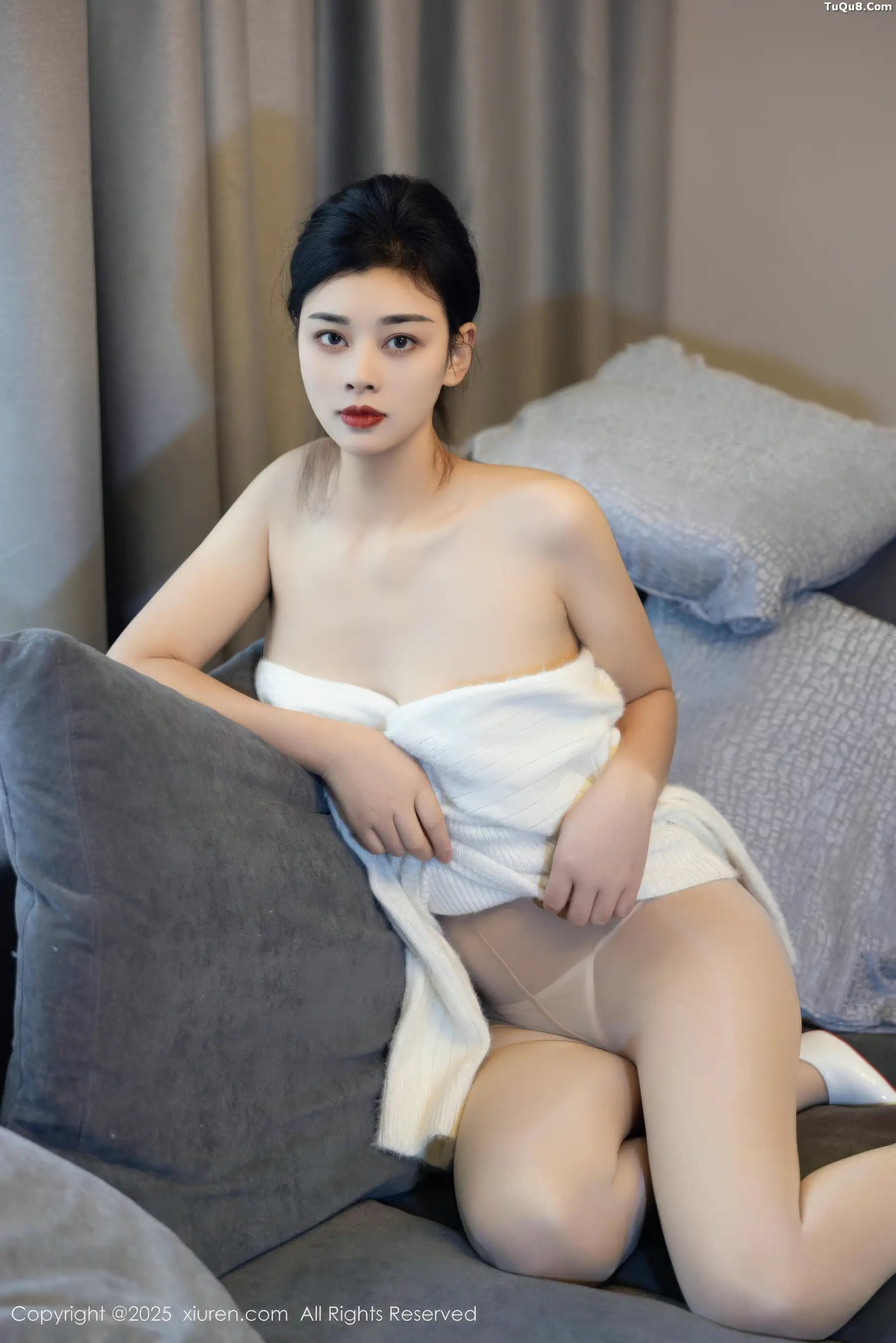 徐清妍性感白色毛衣露黑色内衣配超薄肉丝秀曼妙身姿绝美写真 第 95 张