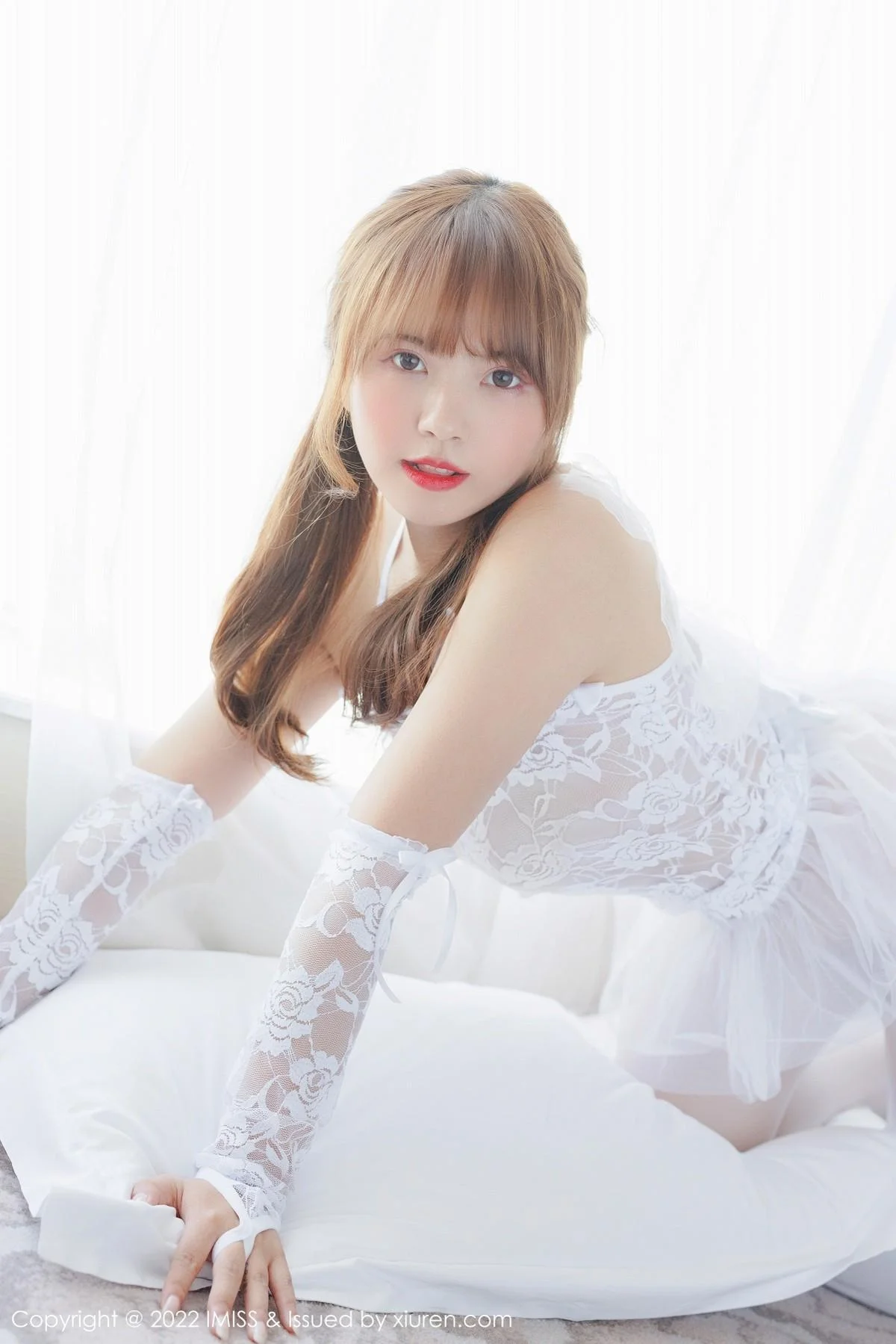 张思允Nice性感白色蕾丝婚纱配白丝袜秀完美身材绝美写真 第 79 张
