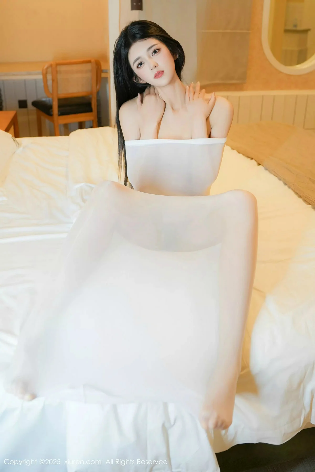 美少女@私房床上性感破烂白色连体丝袜秀火辣身材绝美写真 第 44 张