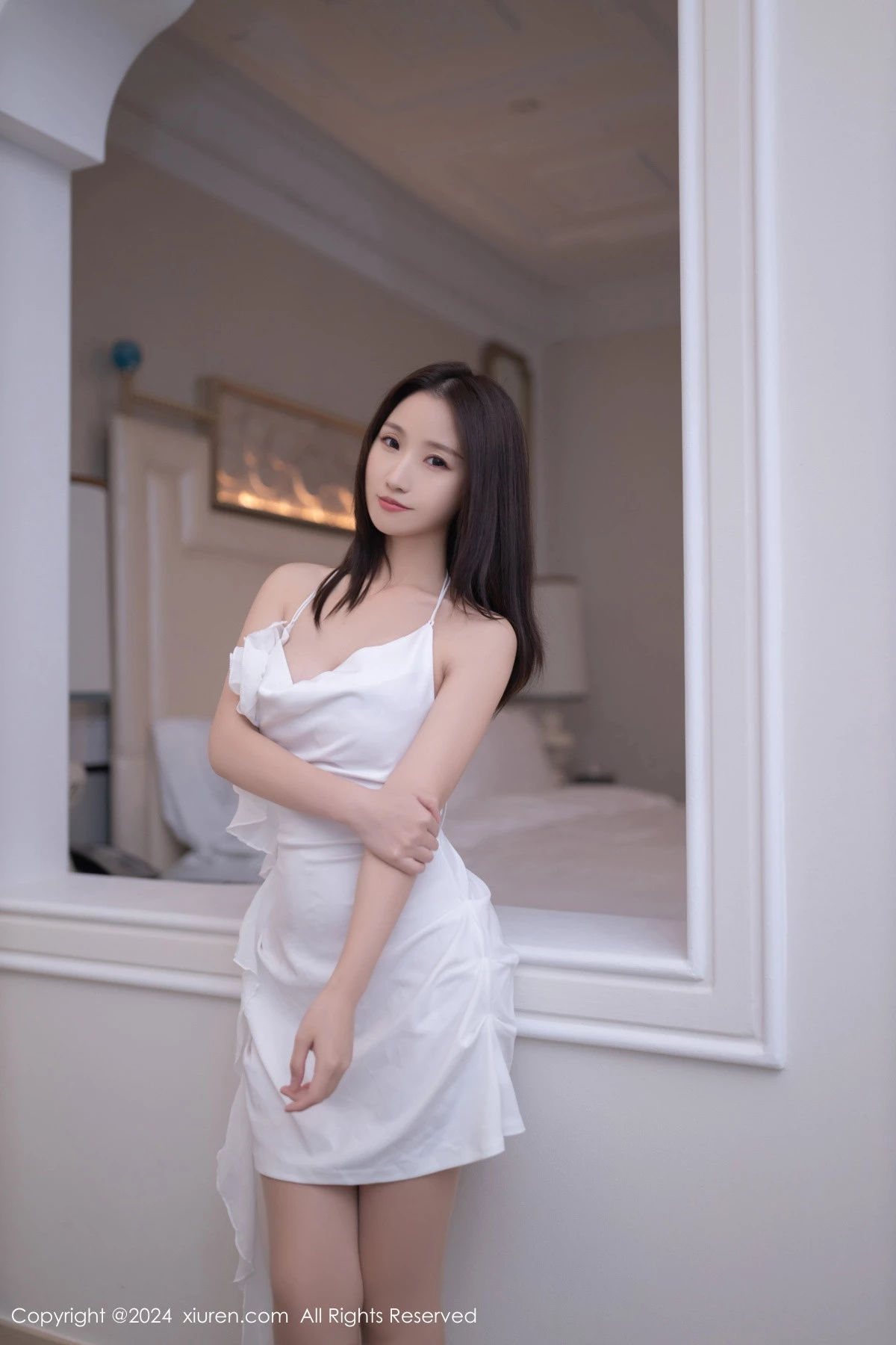 杏子Yada性感白色连衣短裙配开档肉丝秀惹火身材绝美写真 第 4 张