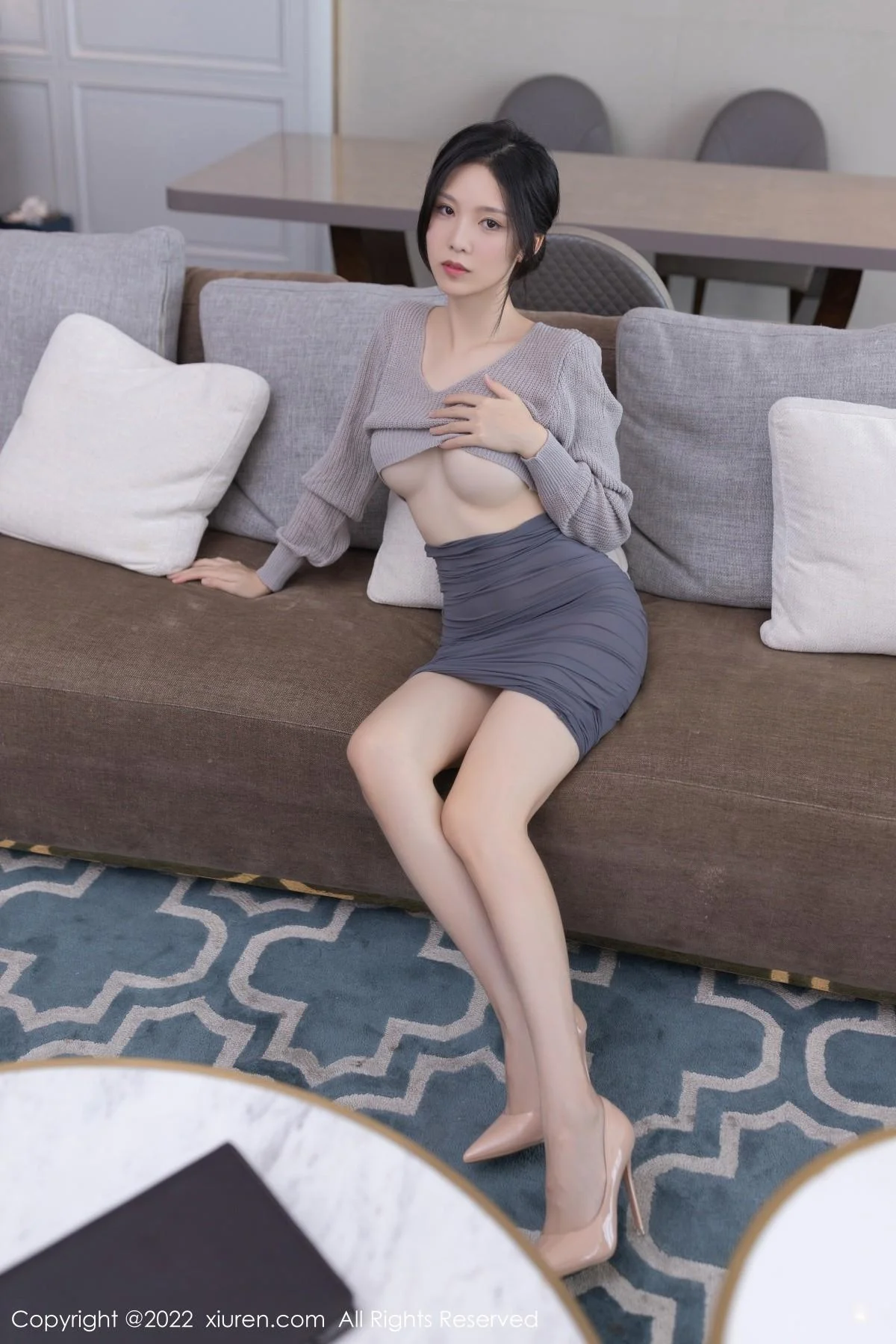 利世情节拍摄性感灰色毛线上衣配长裙秀完美身材绝美写真 第 36 张