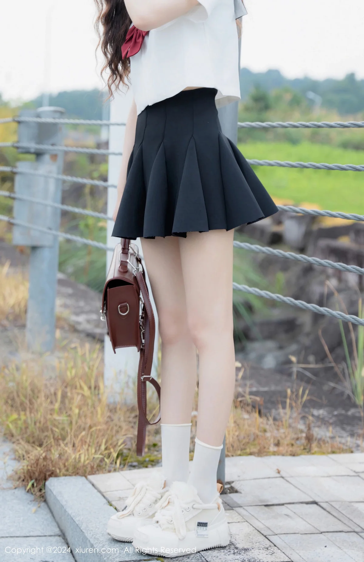 拍黄瓜girl性感JK制服露白色蕾丝内衣秀曼妙身姿绝美写真 第 104 张
