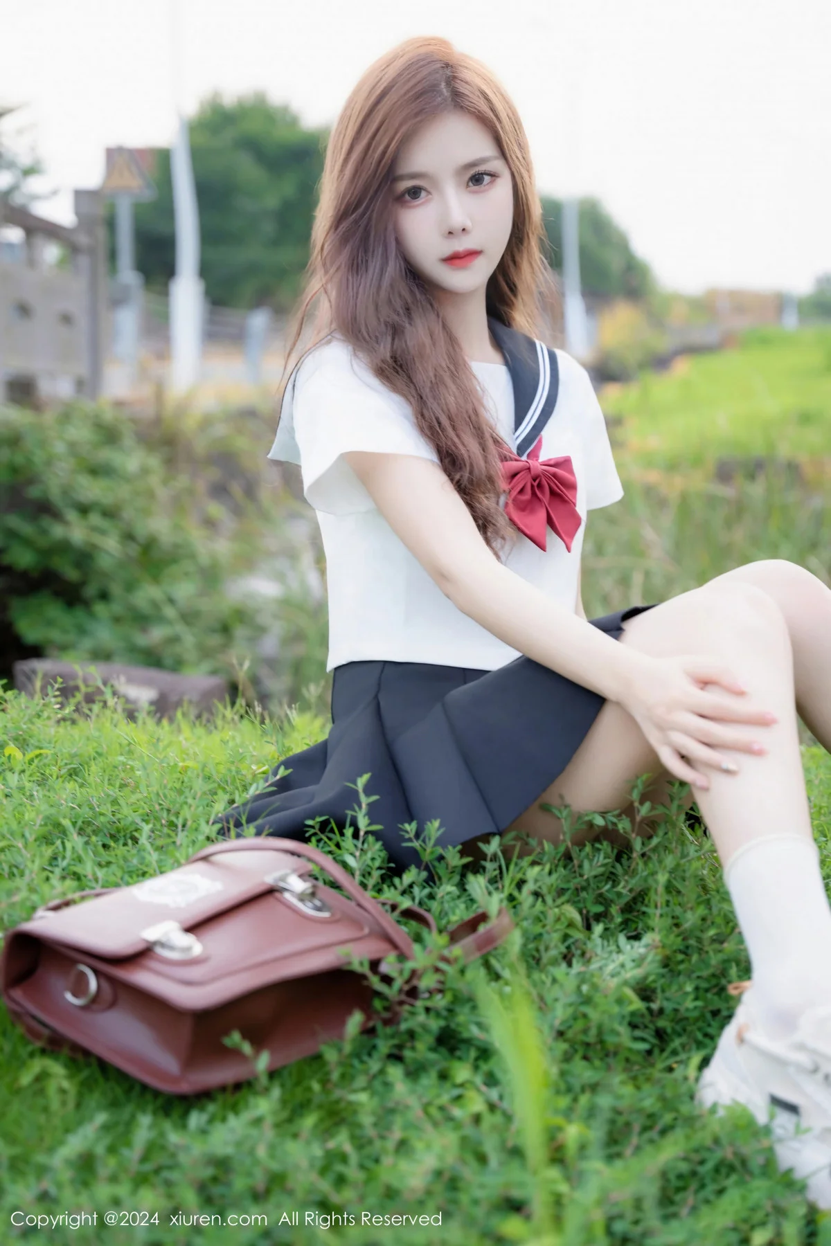 拍黄瓜girl性感JK制服露白色蕾丝内衣秀曼妙身姿绝美写真 第 106 张