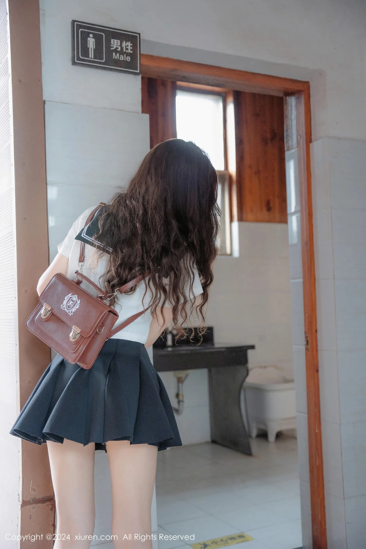 拍黄瓜girl性感JK制服露白色蕾丝内衣秀曼妙身姿绝美写真 第 32 张