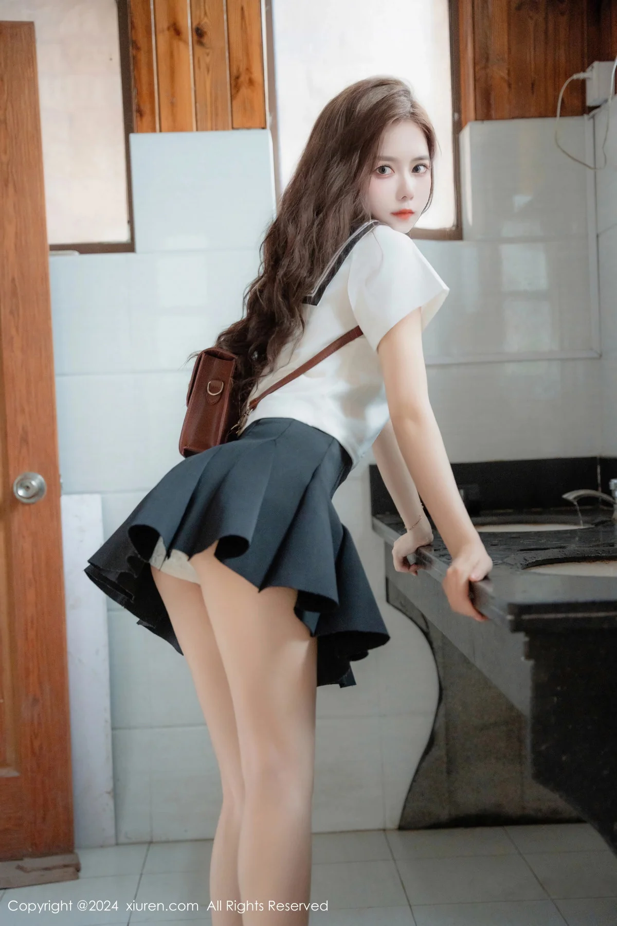 拍黄瓜girl性感JK制服露白色蕾丝内衣秀曼妙身姿绝美写真 第 61 张