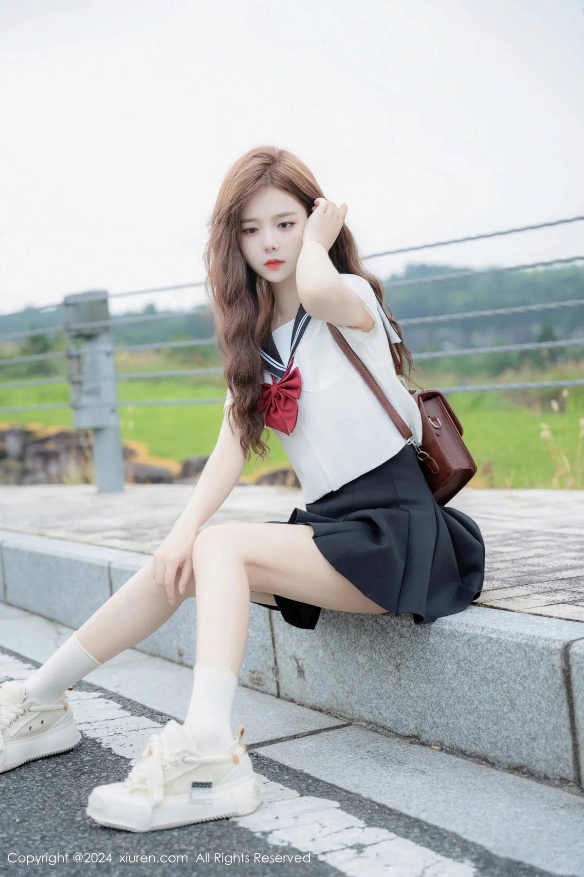 拍黄瓜girl性感JK制服露白色蕾丝内衣秀曼妙身姿绝美写真 第 90 张
