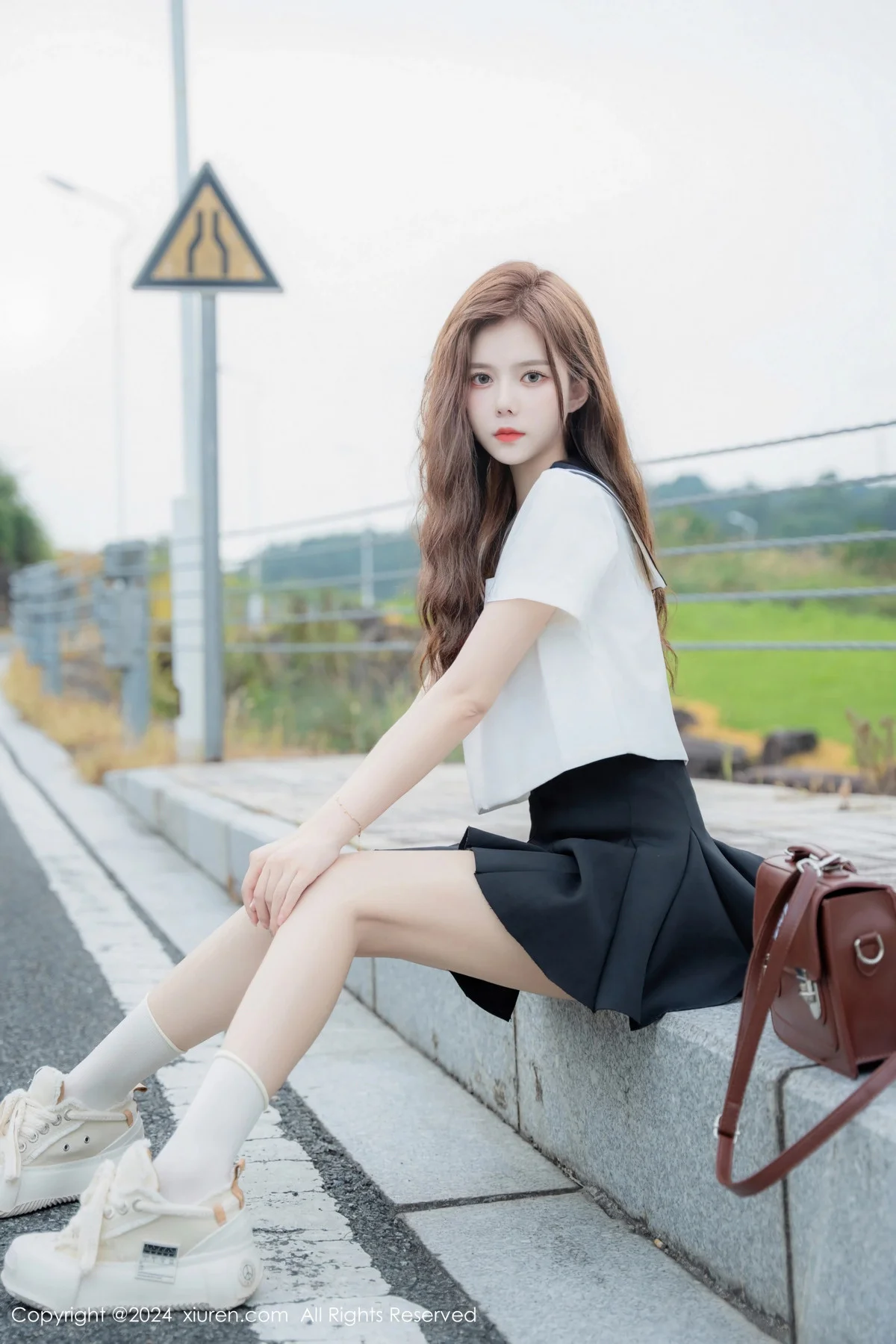 拍黄瓜girl性感JK制服露白色蕾丝内衣秀曼妙身姿绝美写真 第 92 张