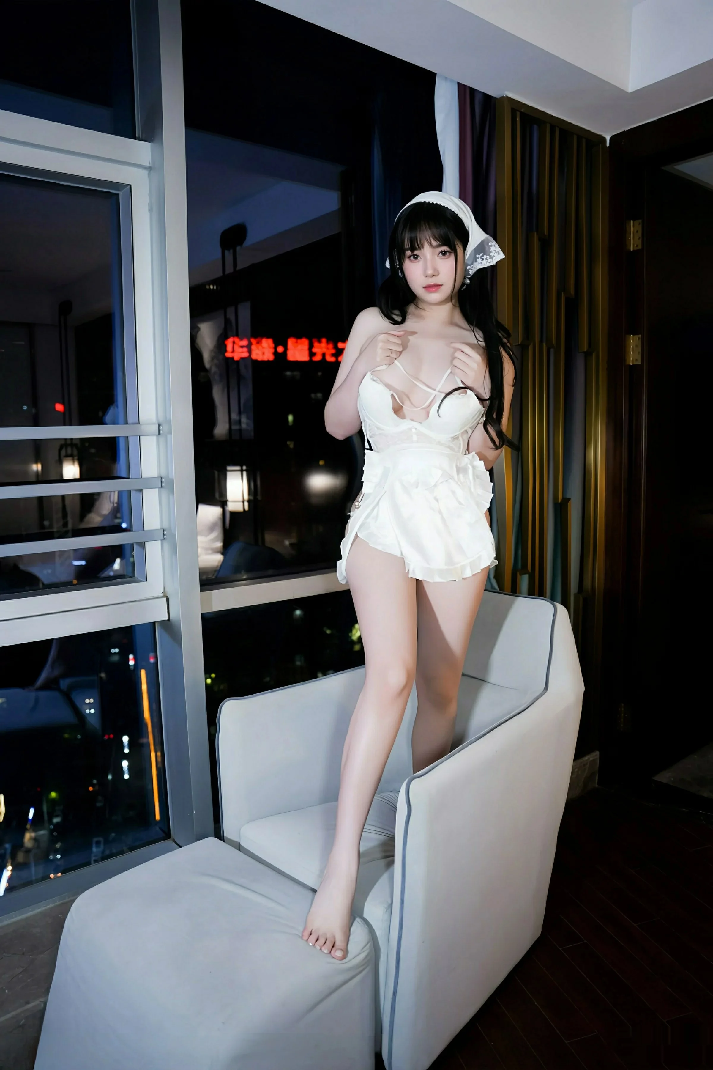 软情性感白色女仆服饰配白色丝袜秀曼妙身姿迷人绝美写真 第 114 张