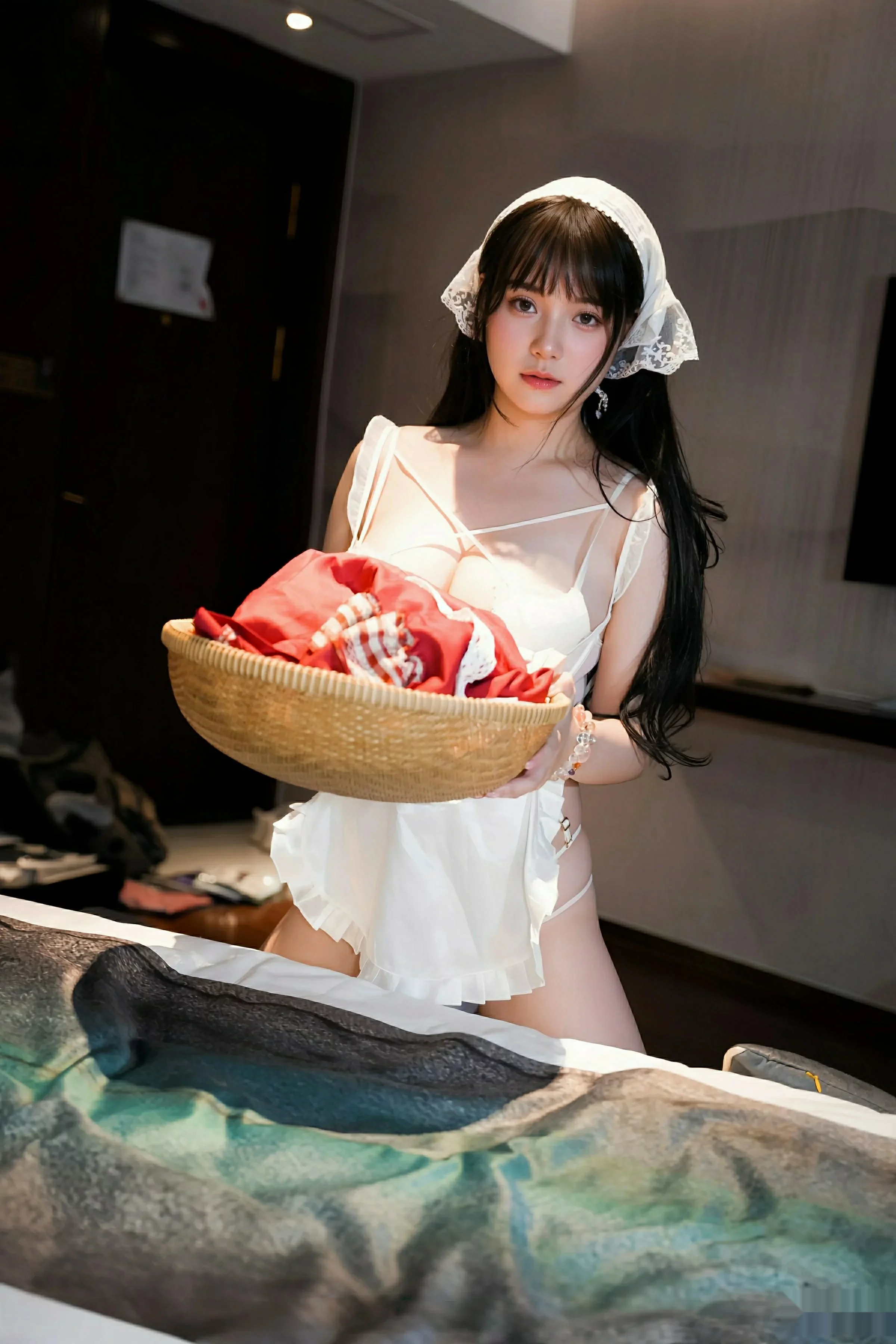 软情性感白色女仆服饰配白色丝袜秀曼妙身姿迷人绝美写真 第 44 张