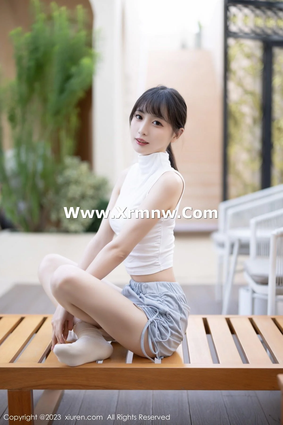 林星阑蓝灰色连衣短裙露米色蕾丝内衣秀曼妙身姿绝美写真 第 10 张