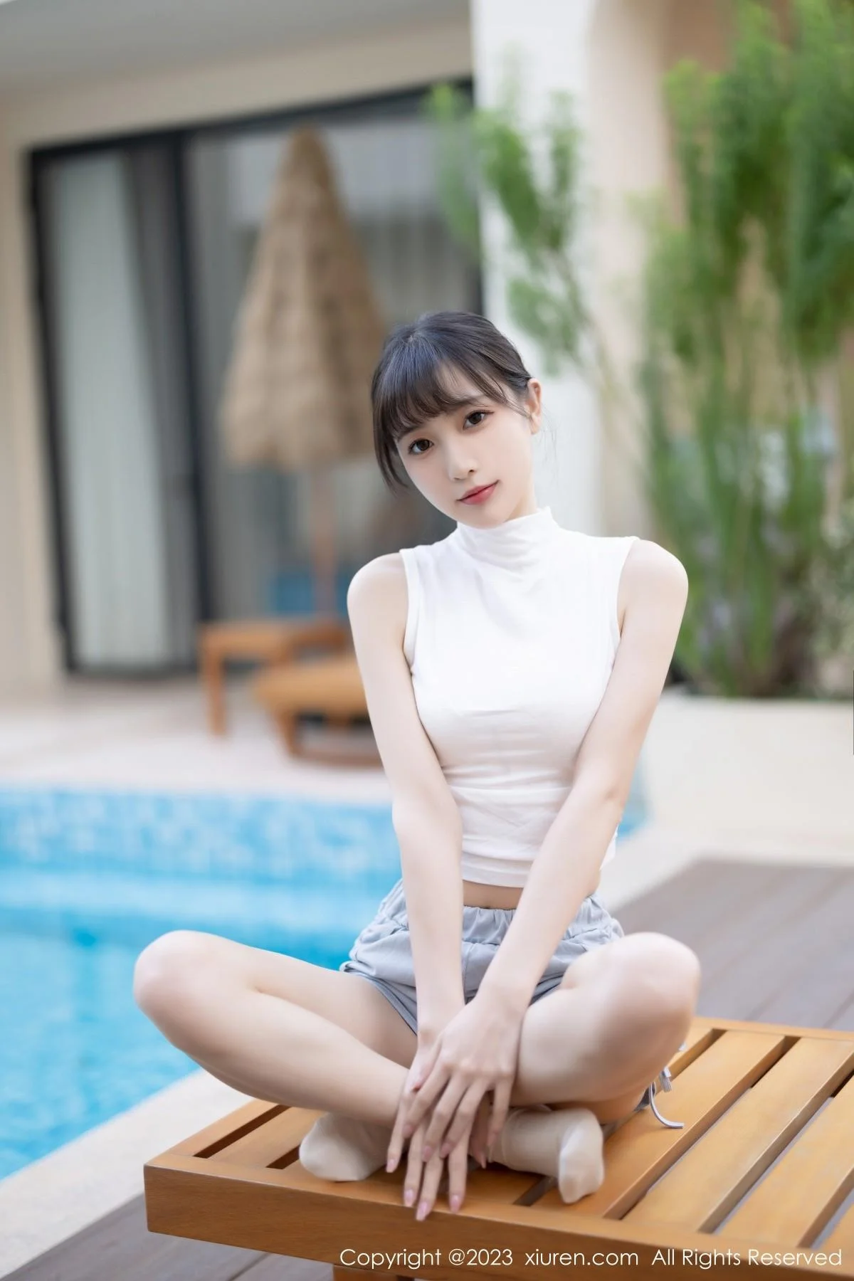 林星阑蓝灰色连衣短裙露米色蕾丝内衣秀曼妙身姿绝美写真 第 11 张
