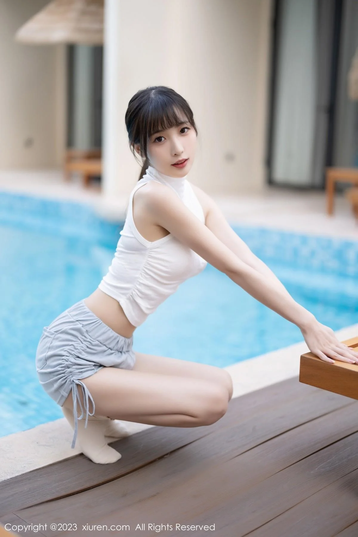 林星阑蓝灰色连衣短裙露米色蕾丝内衣秀曼妙身姿绝美写真 第 12 张