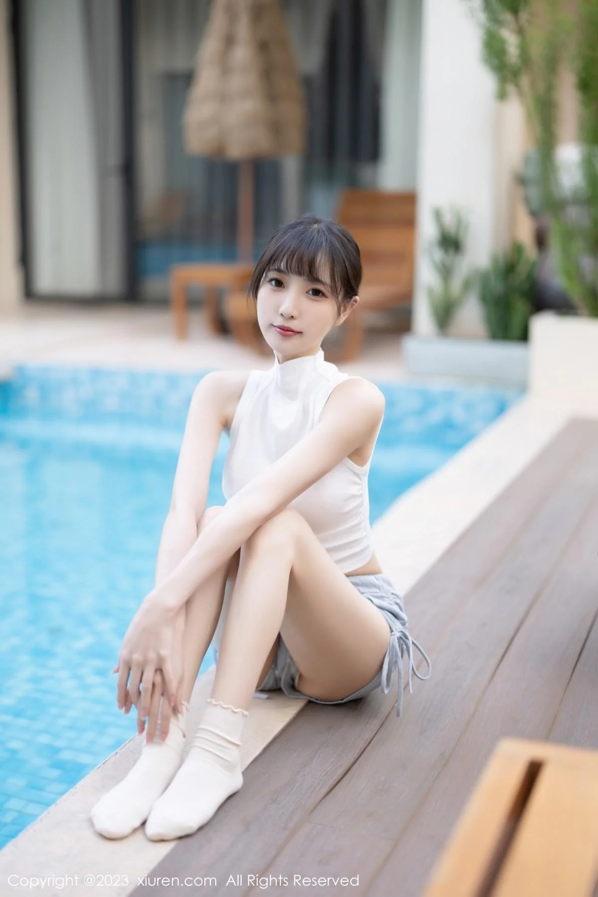 林星阑蓝灰色连衣短裙露米色蕾丝内衣秀曼妙身姿绝美写真 第 13 张