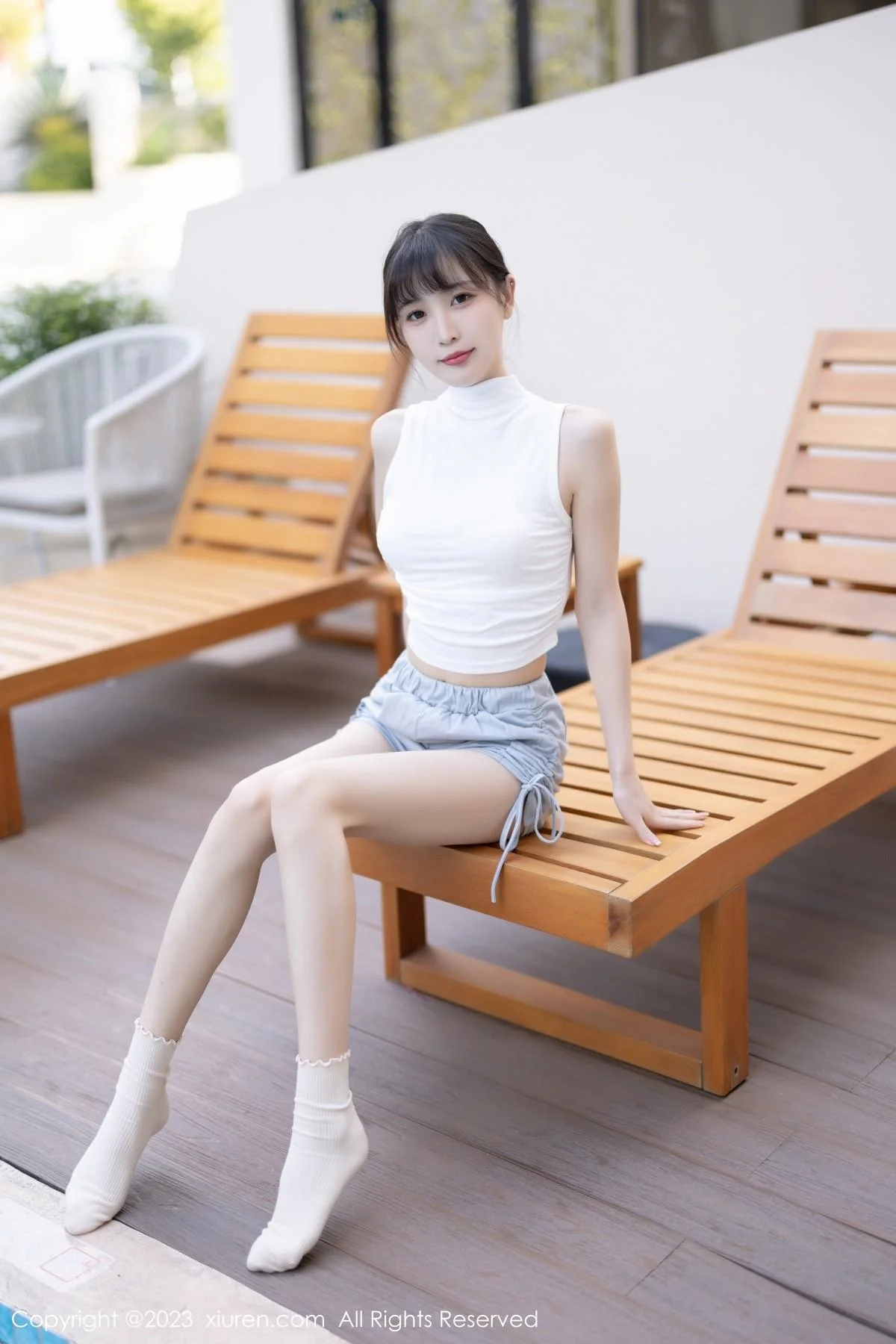林星阑蓝灰色连衣短裙露米色蕾丝内衣秀曼妙身姿绝美写真 第 15 张