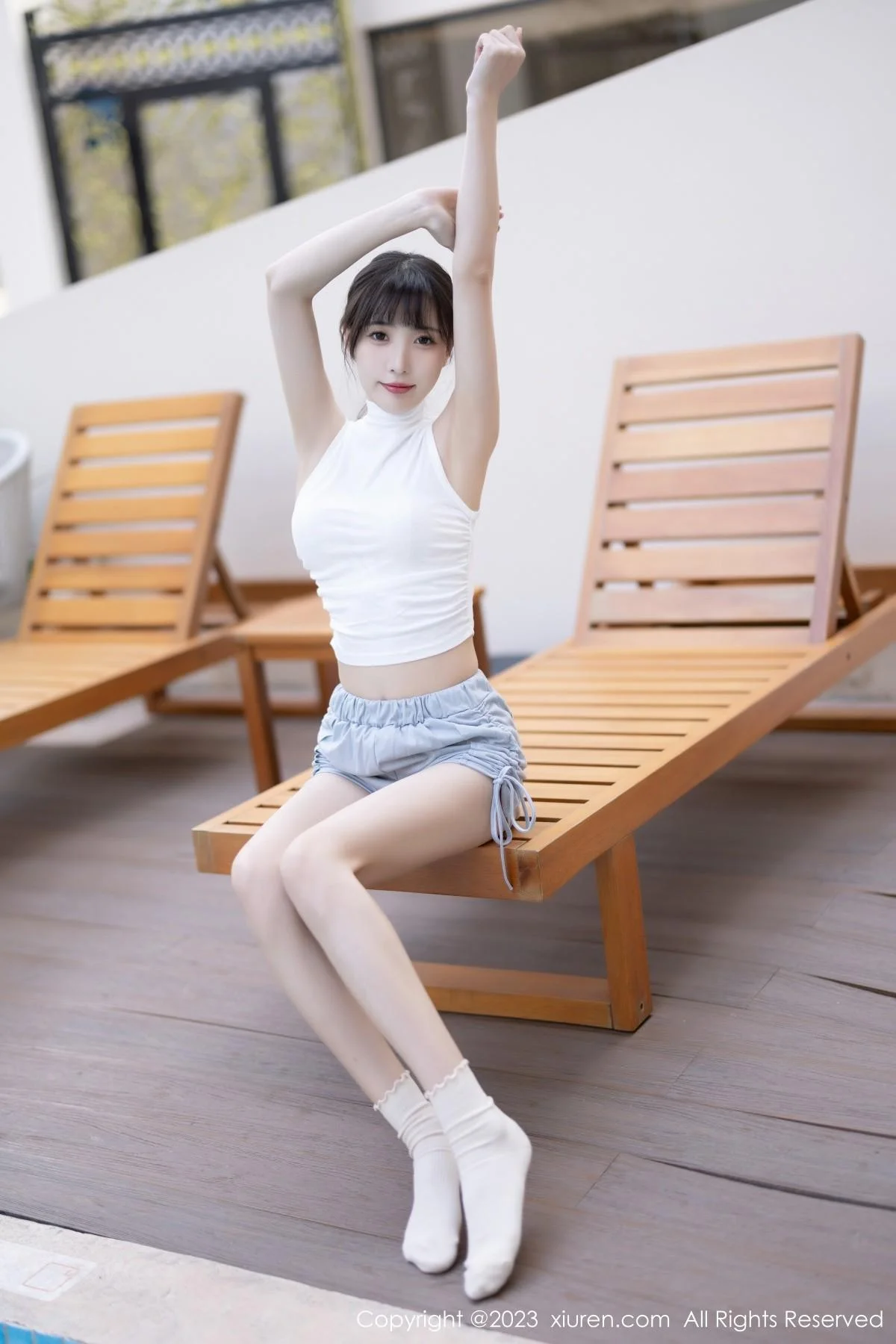 林星阑蓝灰色连衣短裙露米色蕾丝内衣秀曼妙身姿绝美写真 第 17 张