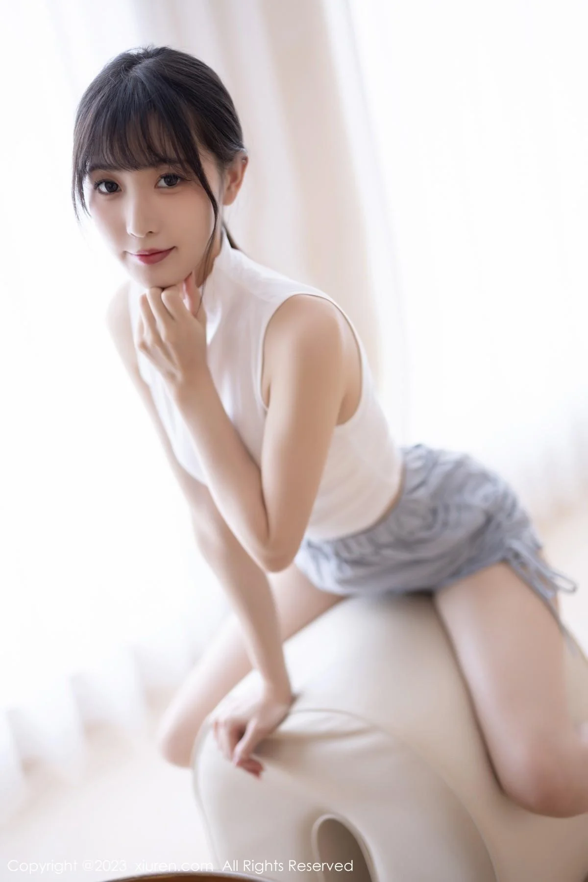 林星阑蓝灰色连衣短裙露米色蕾丝内衣秀曼妙身姿绝美写真 第 23 张