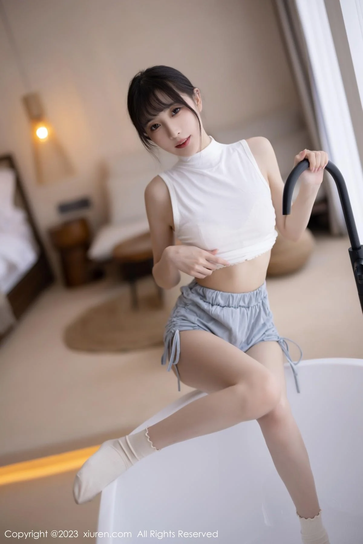 林星阑蓝灰色连衣短裙露米色蕾丝内衣秀曼妙身姿绝美写真 第 30 张
