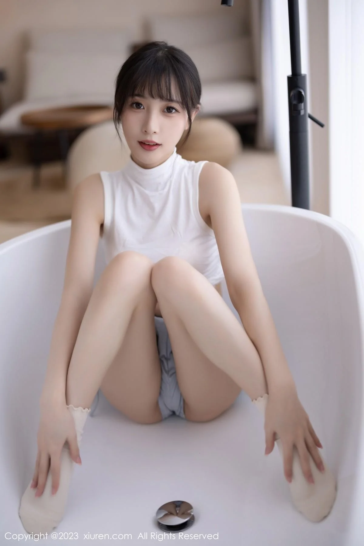 林星阑蓝灰色连衣短裙露米色蕾丝内衣秀曼妙身姿绝美写真 第 31 张