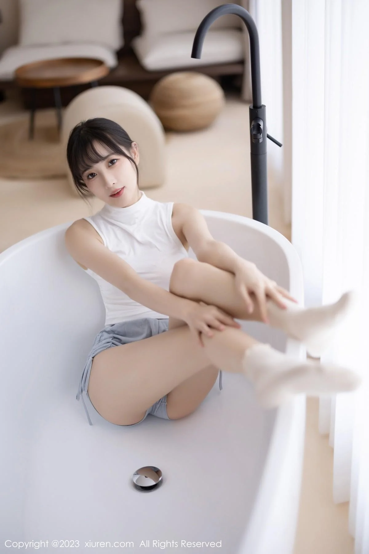 林星阑蓝灰色连衣短裙露米色蕾丝内衣秀曼妙身姿绝美写真 第 33 张