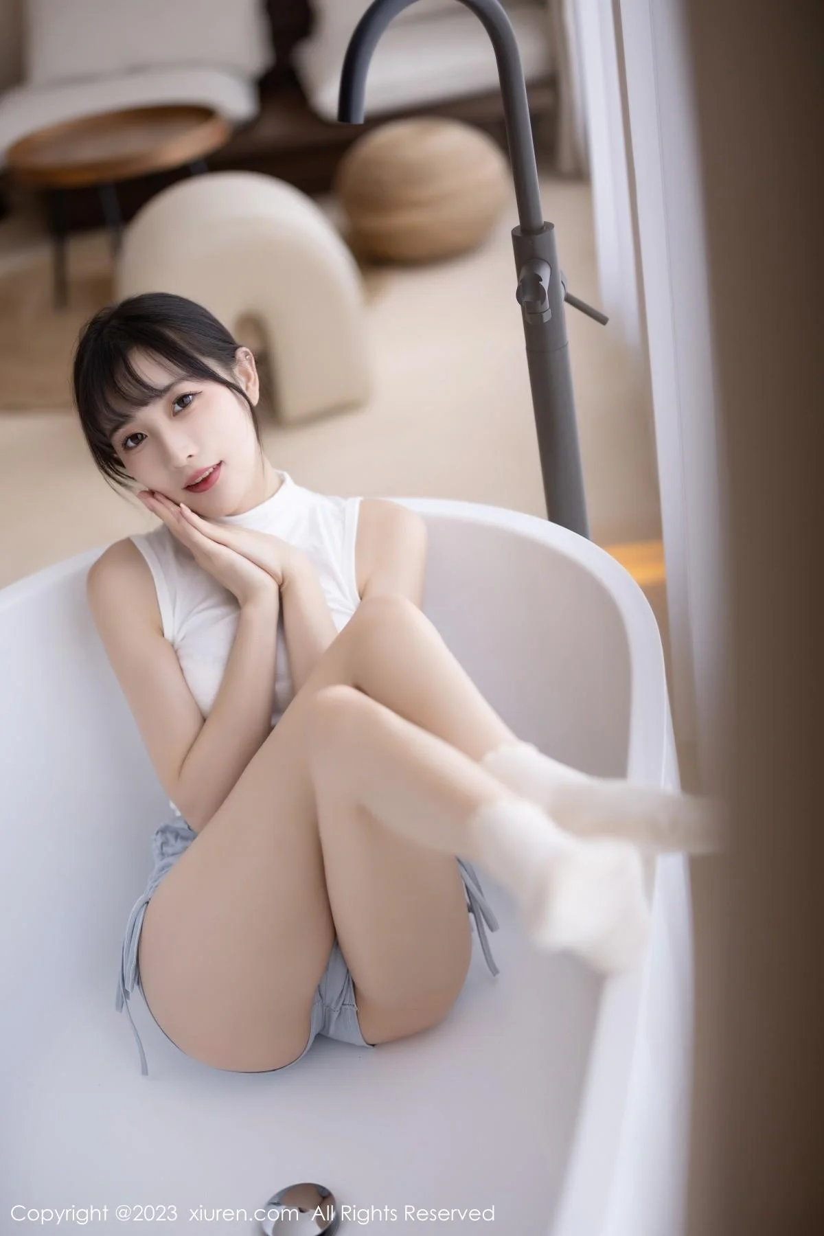 林星阑蓝灰色连衣短裙露米色蕾丝内衣秀曼妙身姿绝美写真 第 34 张