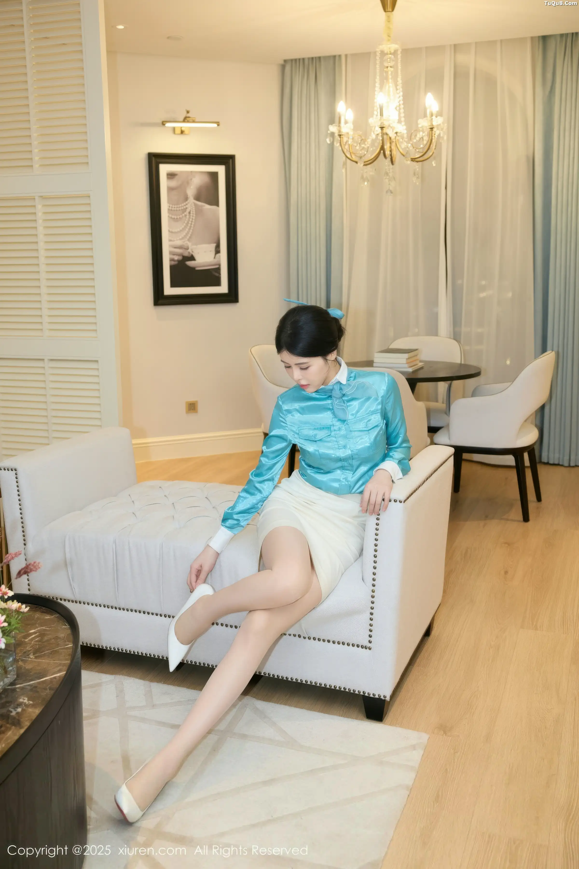 方蕾蕾性感空姐制服露白色内衣配开档肉丝秀凹凸身材绝美写真 第 28 张