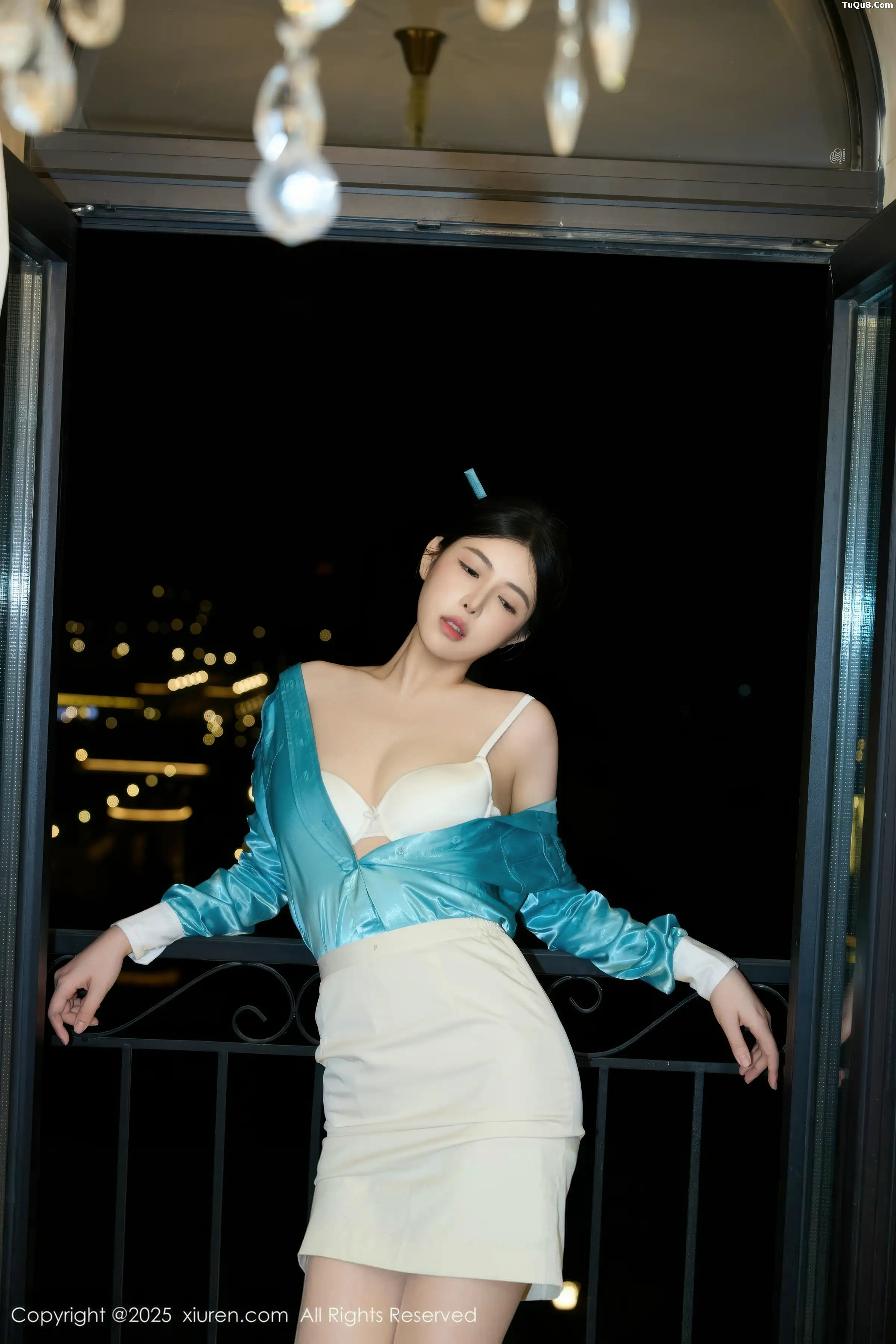 方蕾蕾性感空姐制服露白色内衣配开档肉丝秀凹凸身材绝美写真 第 68 张