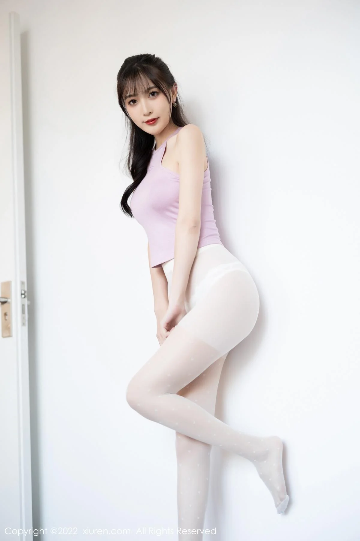 林星阑性感淡紫真空上衣配白短裙秀曼妙身姿迷人绝美写真 第 42 张