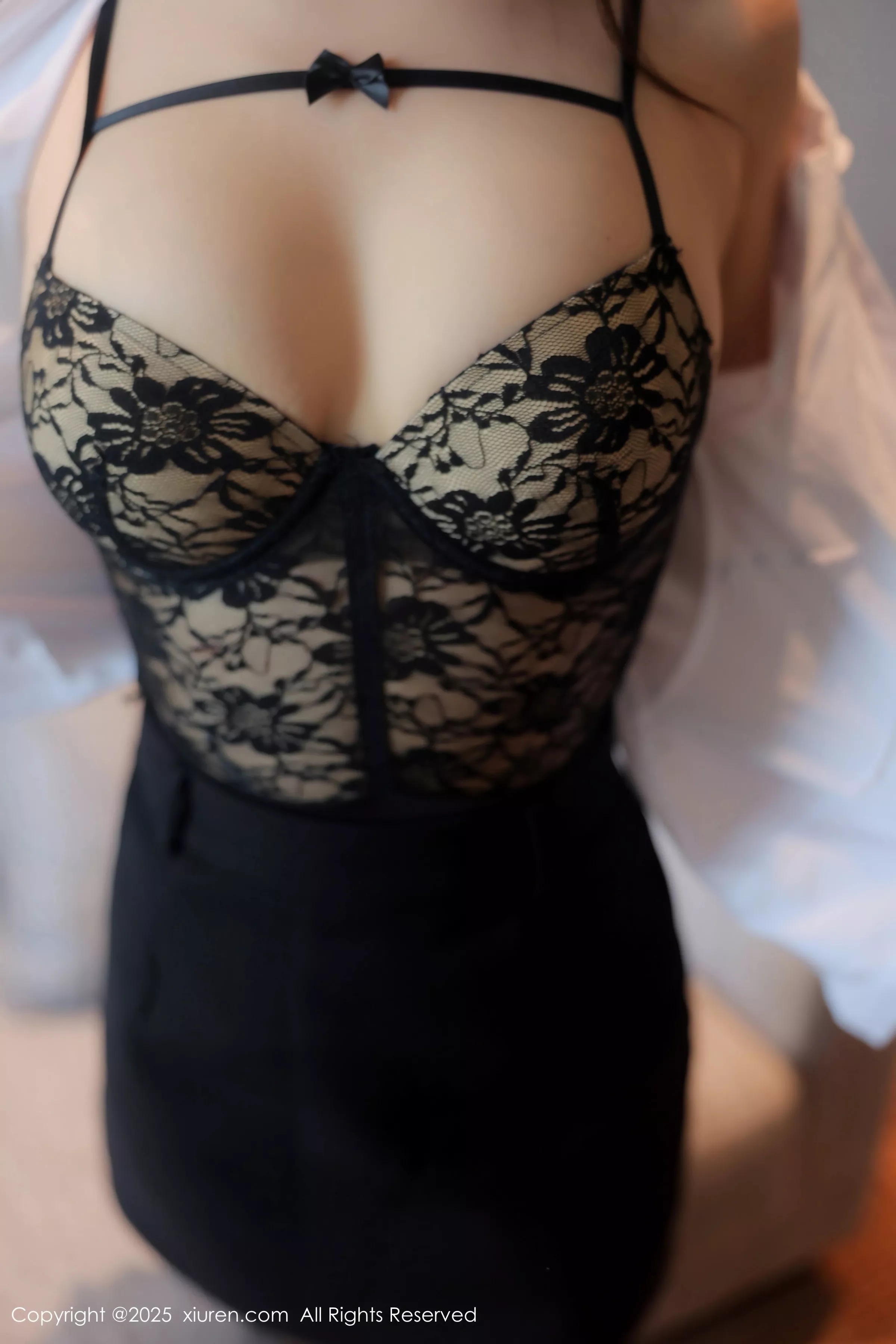 云璎珞性感OL服饰露黑色内衣配黑丝吊袜秀美腿绝美写真 第 53 张