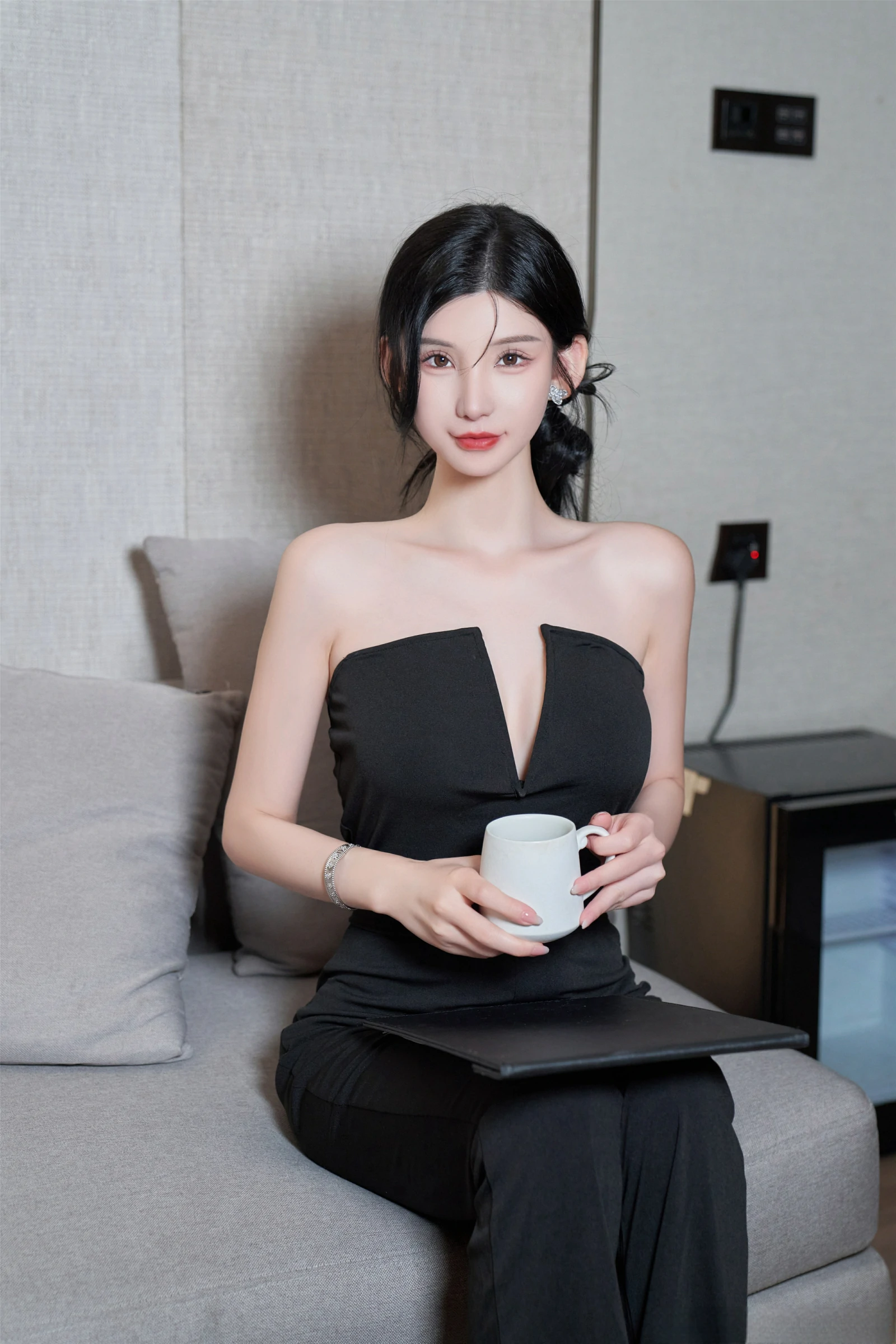[秀人付费] 周于希Sally 诱人私拍福利 试镜助理 第 14 张