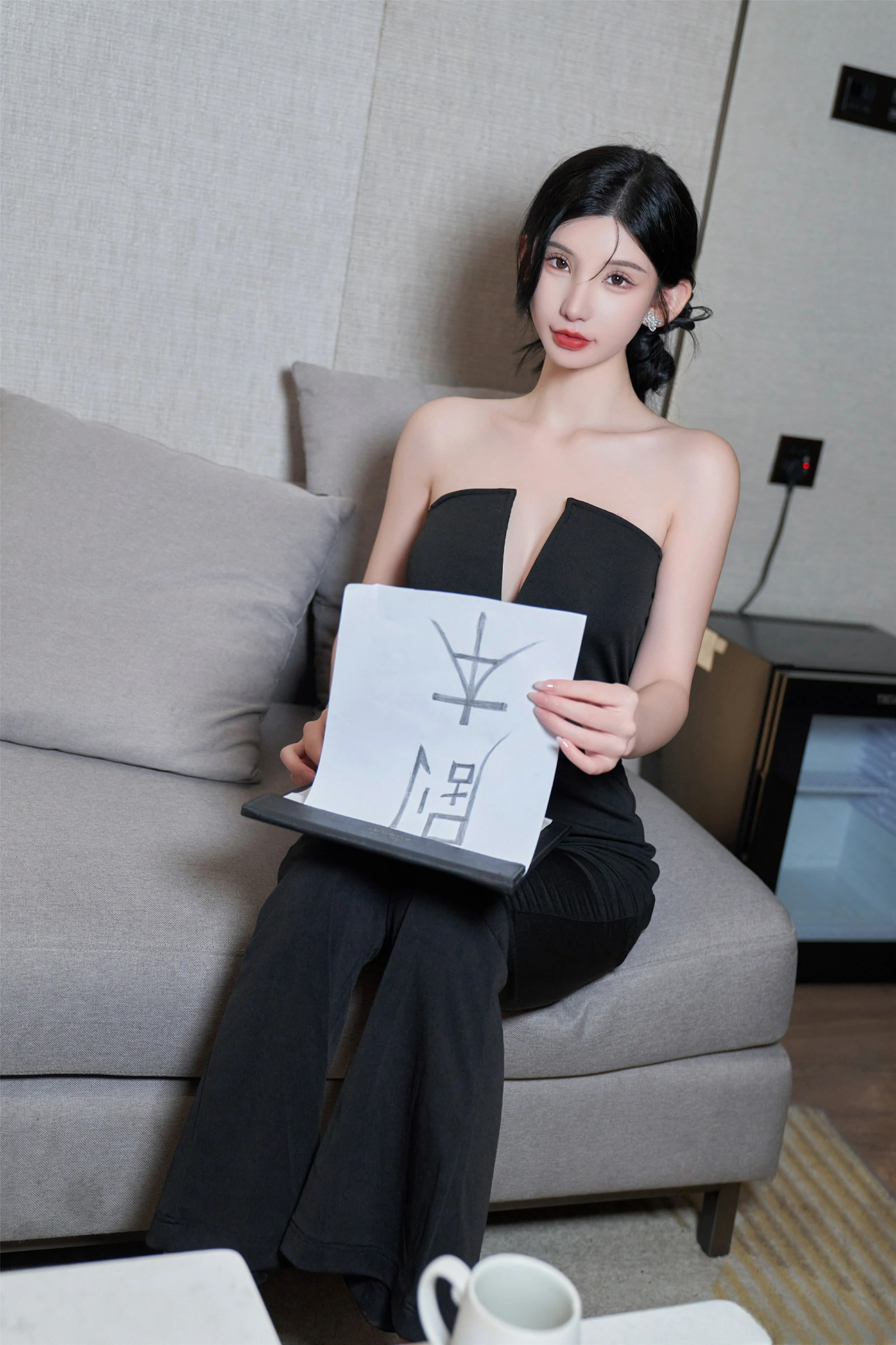 [秀人付费] 周于希Sally 诱人私拍福利 试镜助理 第 19 张
