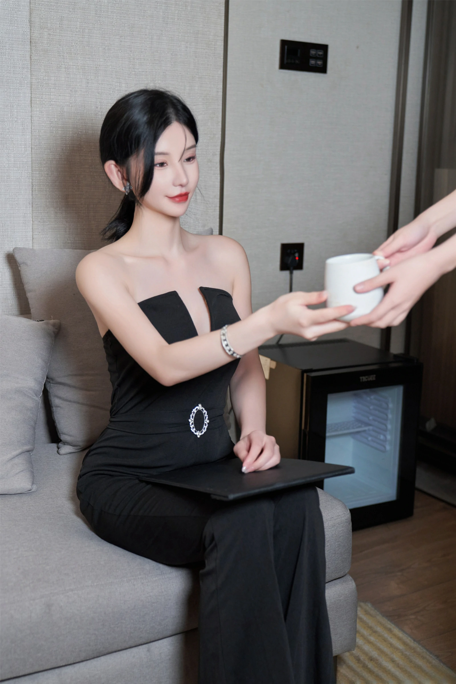 [秀人付费] 周于希Sally 诱人私拍福利 试镜助理 第 9 张