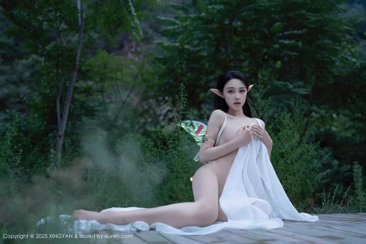 清妙精灵装扮性感白色连衣长裙秀翘臀美腿惹火绝美写真 第 48 张