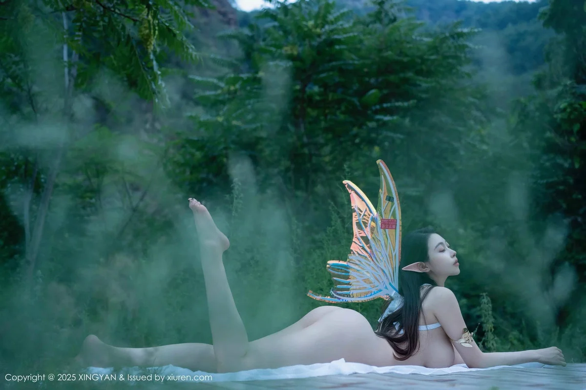 清妙精灵装扮性感白色连衣长裙秀翘臀美腿惹火绝美写真 第 60 张