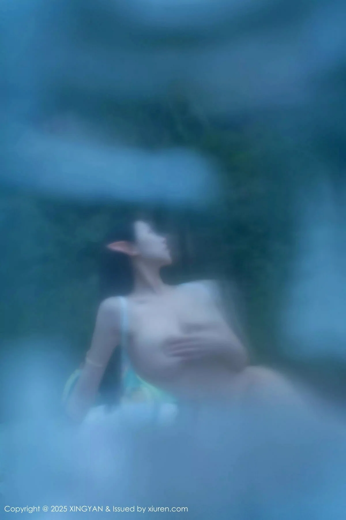 清妙精灵装扮性感白色连衣长裙秀翘臀美腿惹火绝美写真 第 80 张
