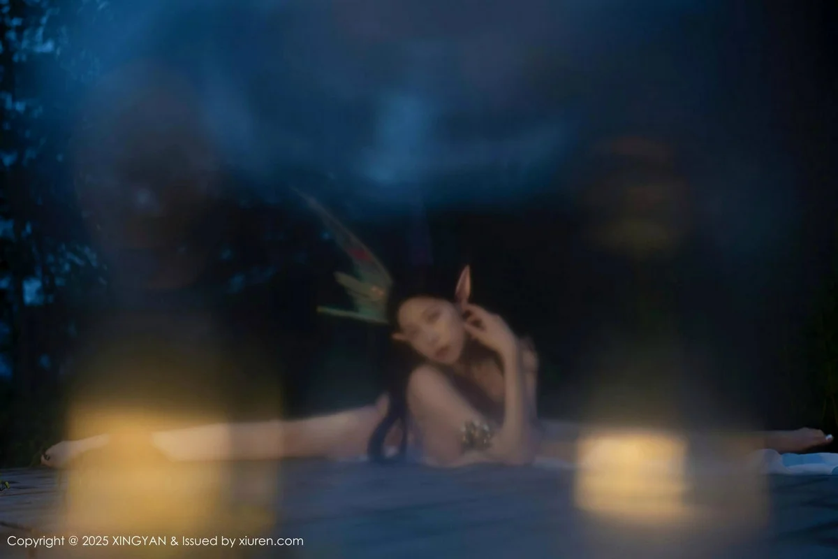 清妙精灵装扮性感白色连衣长裙秀翘臀美腿惹火绝美写真 第 92 张