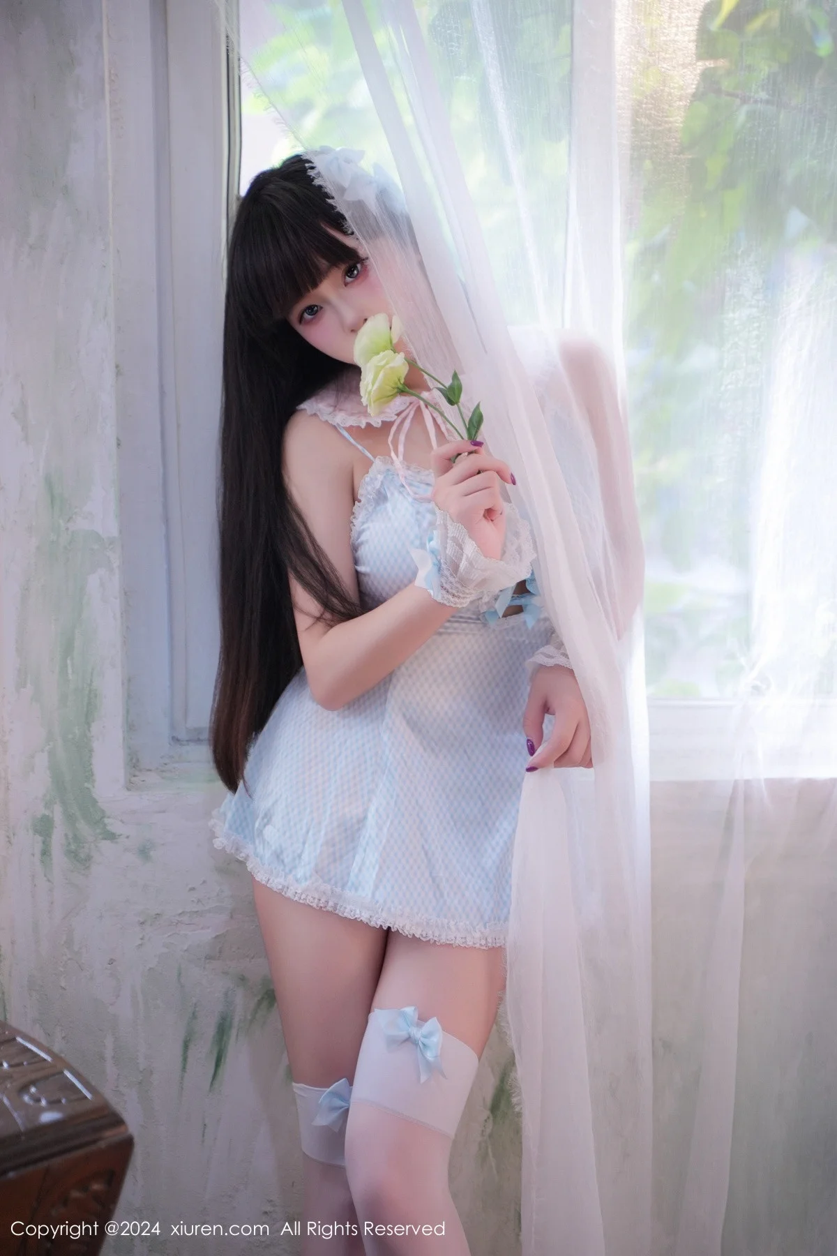 正妹Abby性感女仆装扮配白丝袜秀丰满身材惹火绝美写真 第 26 张