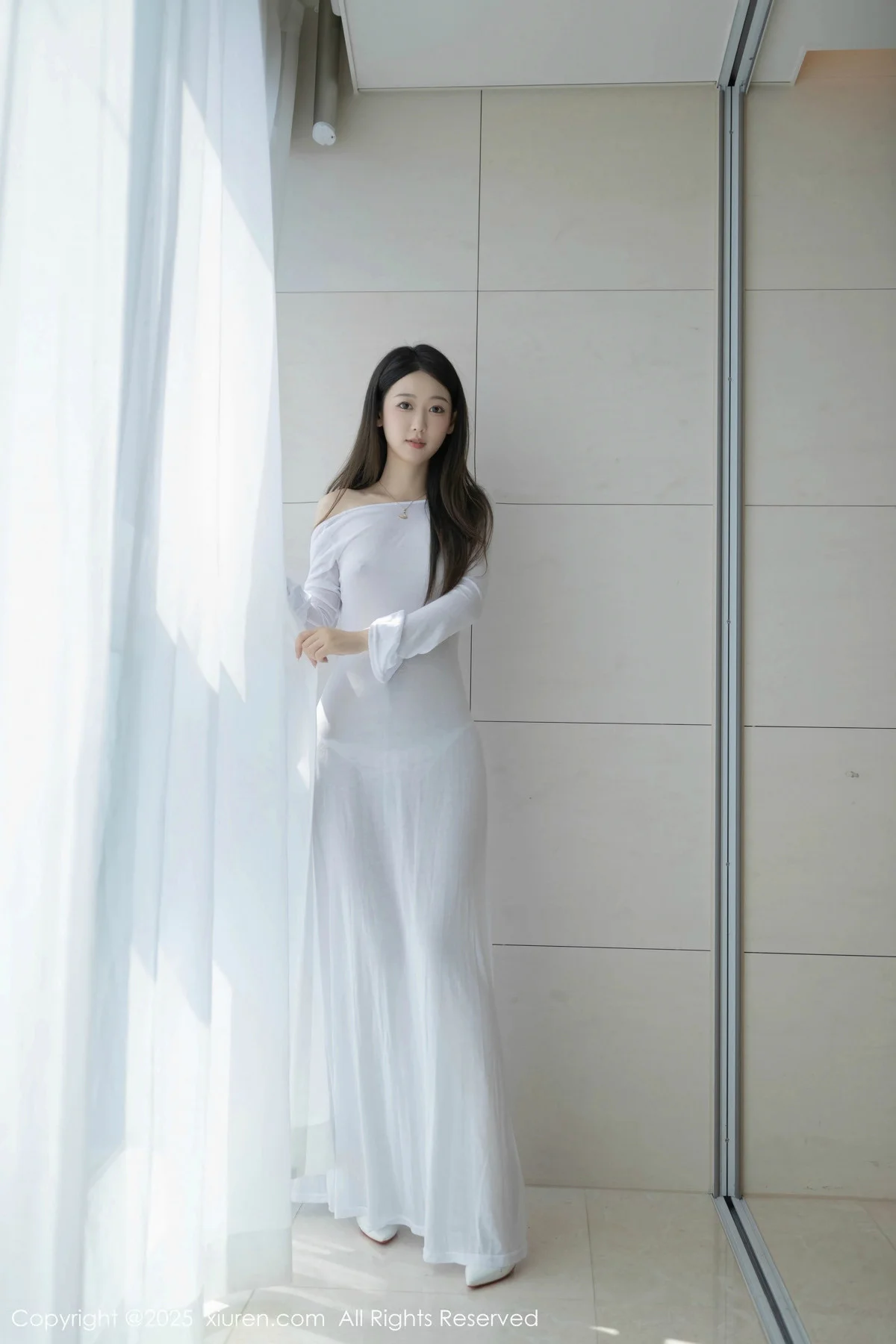 唐安琪性感白色连衣长裙配开档肉丝秀曼妙身姿撩人绝美写真 第 5 张